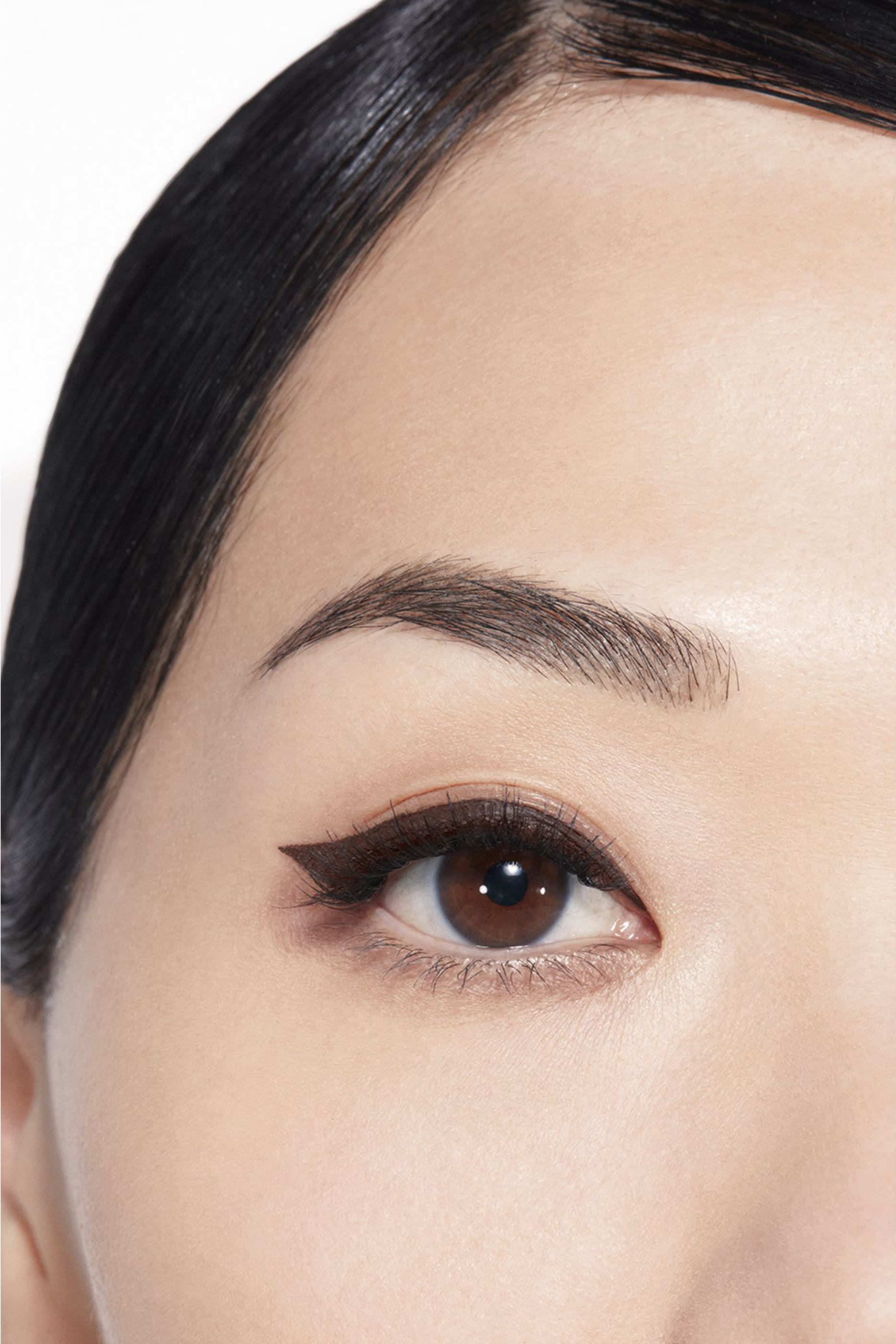  قلم تحديد عيون Le Liner De Chanel Liquid سائل عالي الدقة يدوم طويلا