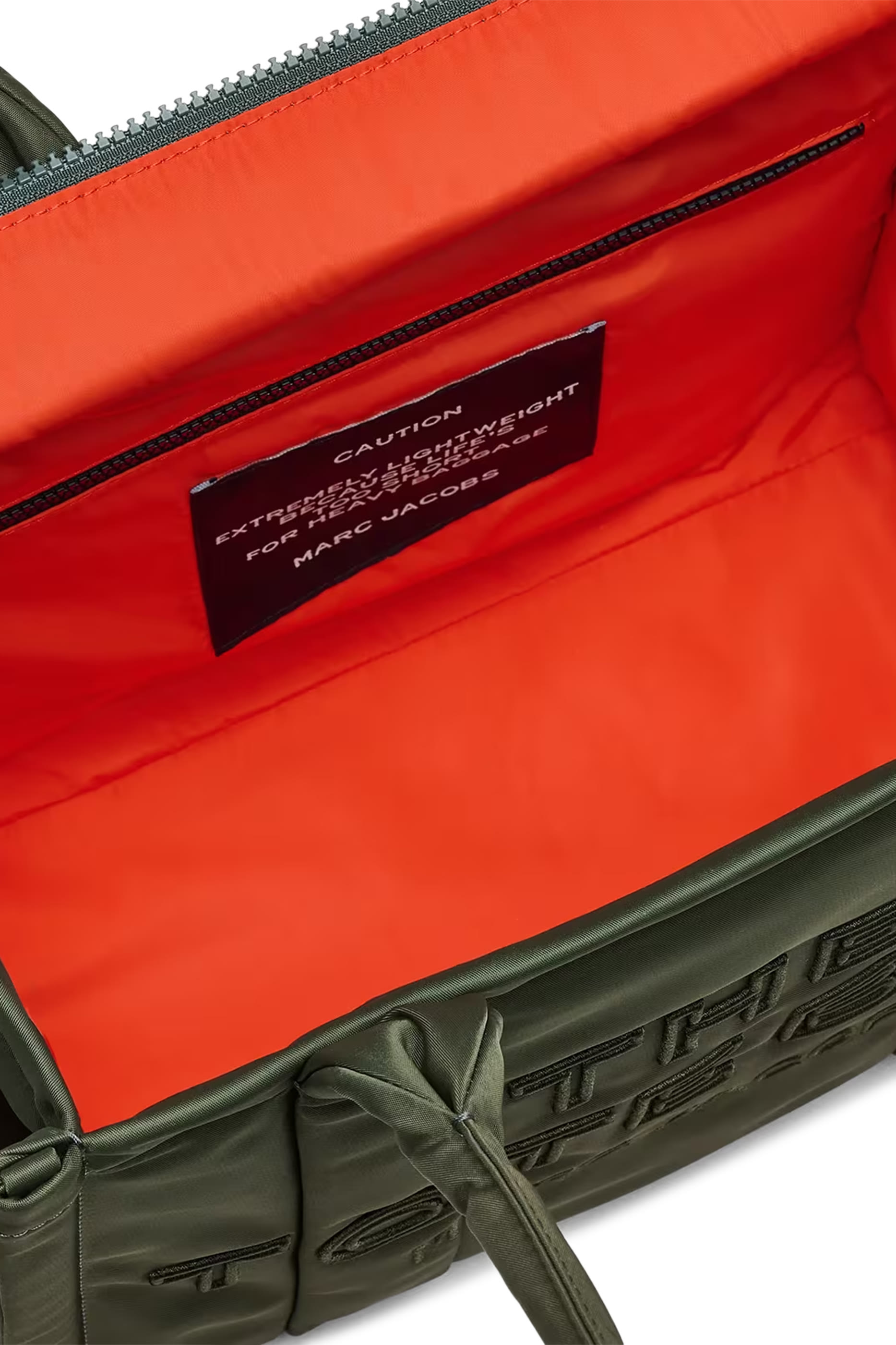 حقيبة يد بتصميم منفوخ