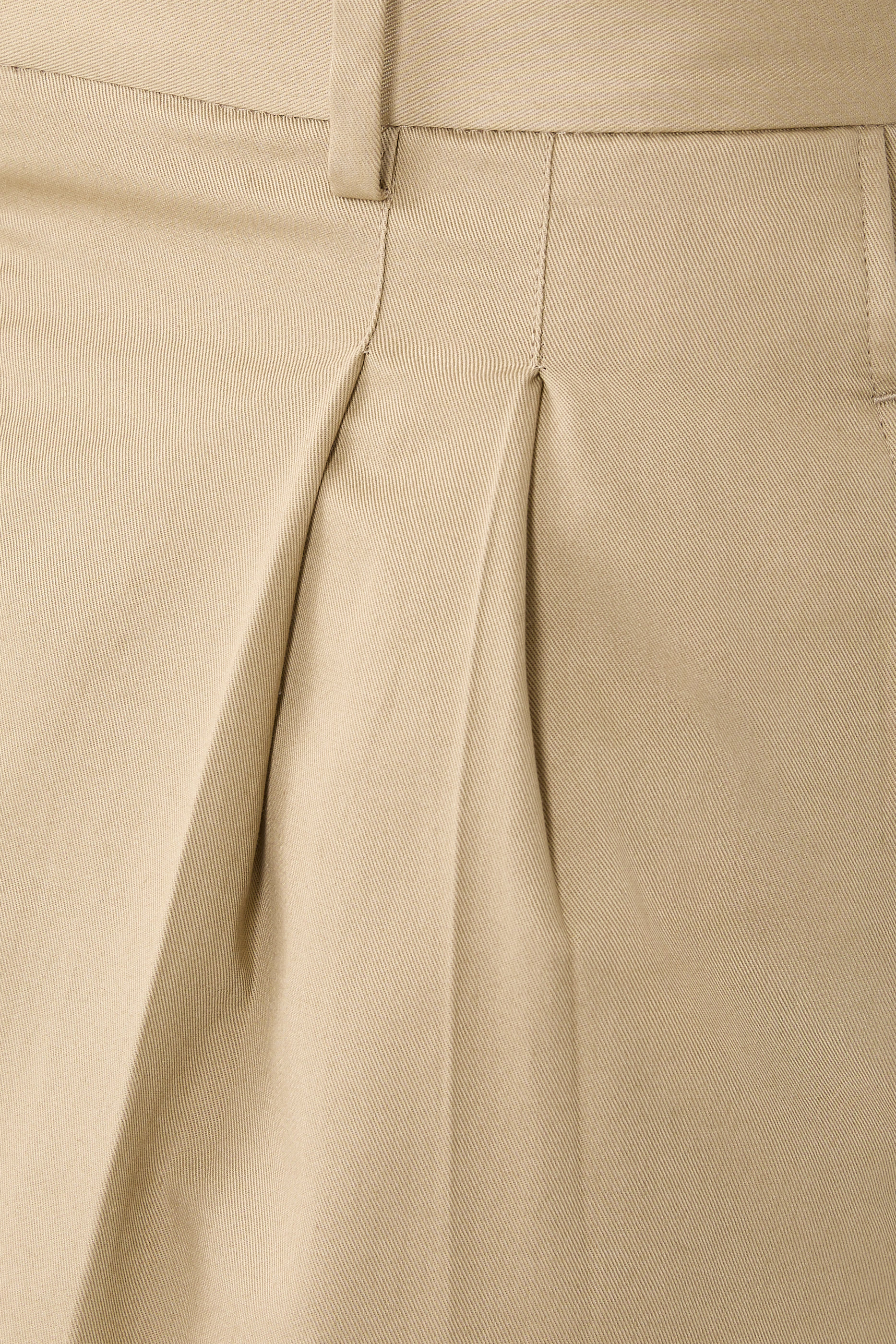 شورت بيرمودا بطيتين وقصة واسعة