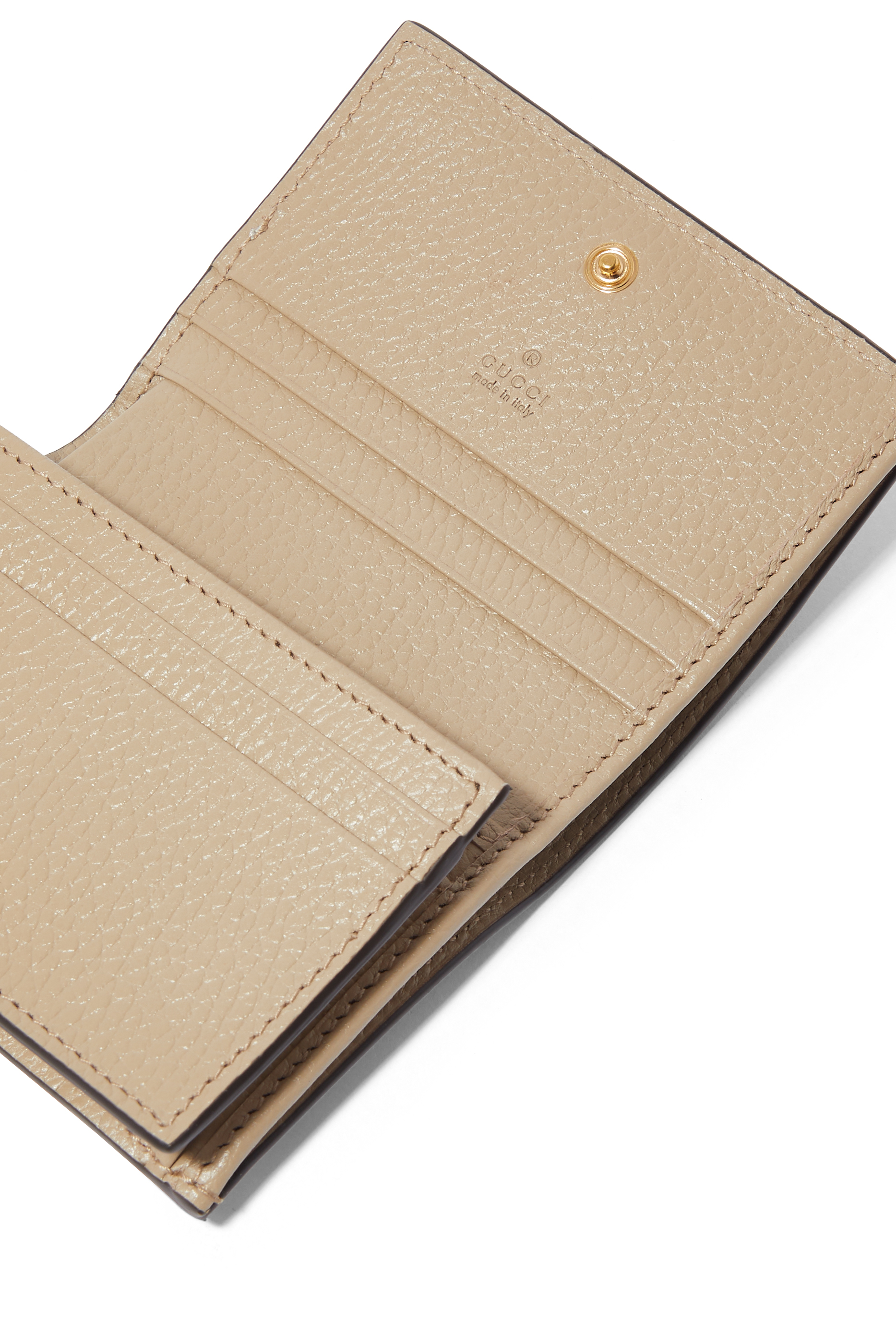 محفظة مارمونت بتصميم حافظة بطاقات بحرفي شعار الماركة