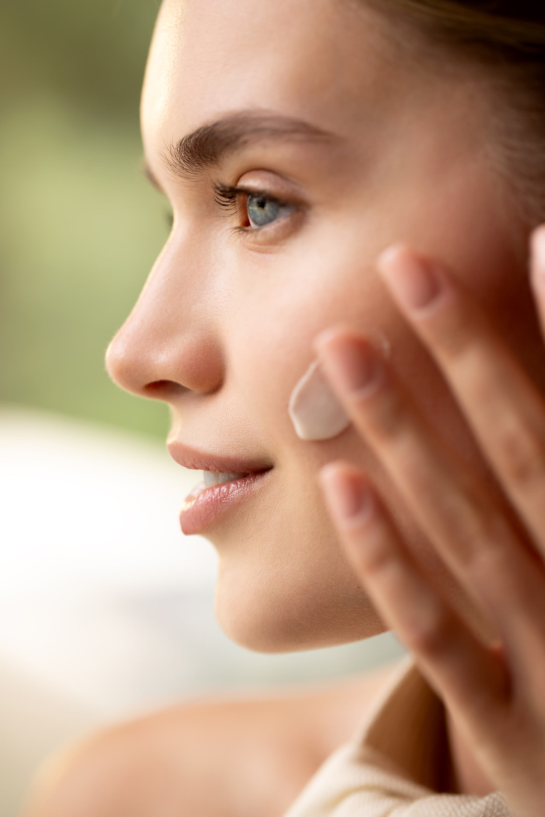 كريم جل سيسليا لانتيجرال لمقاومة علامات التقدم في السن وإنعاش البشرة