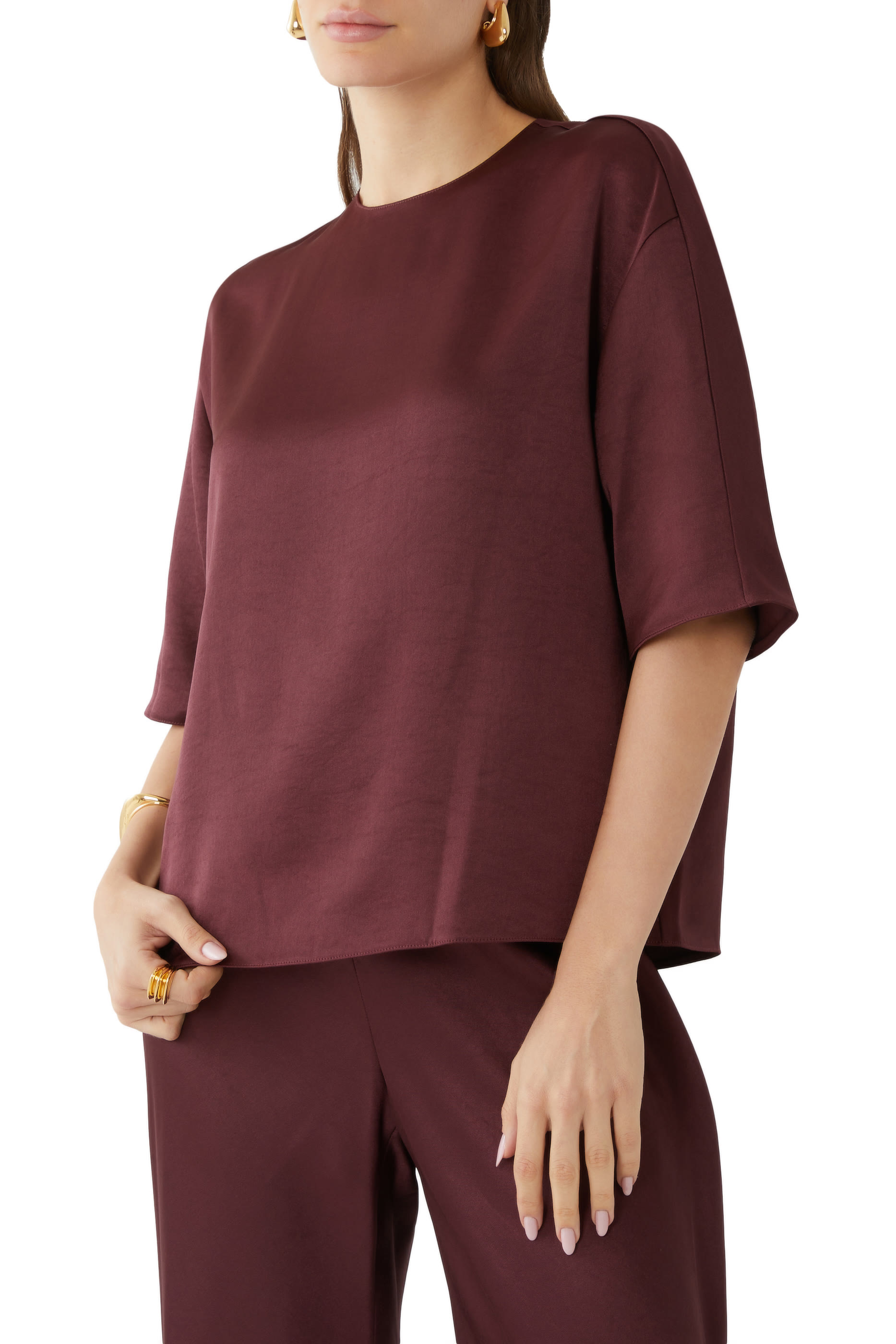 بلوزة ستان انسيابي