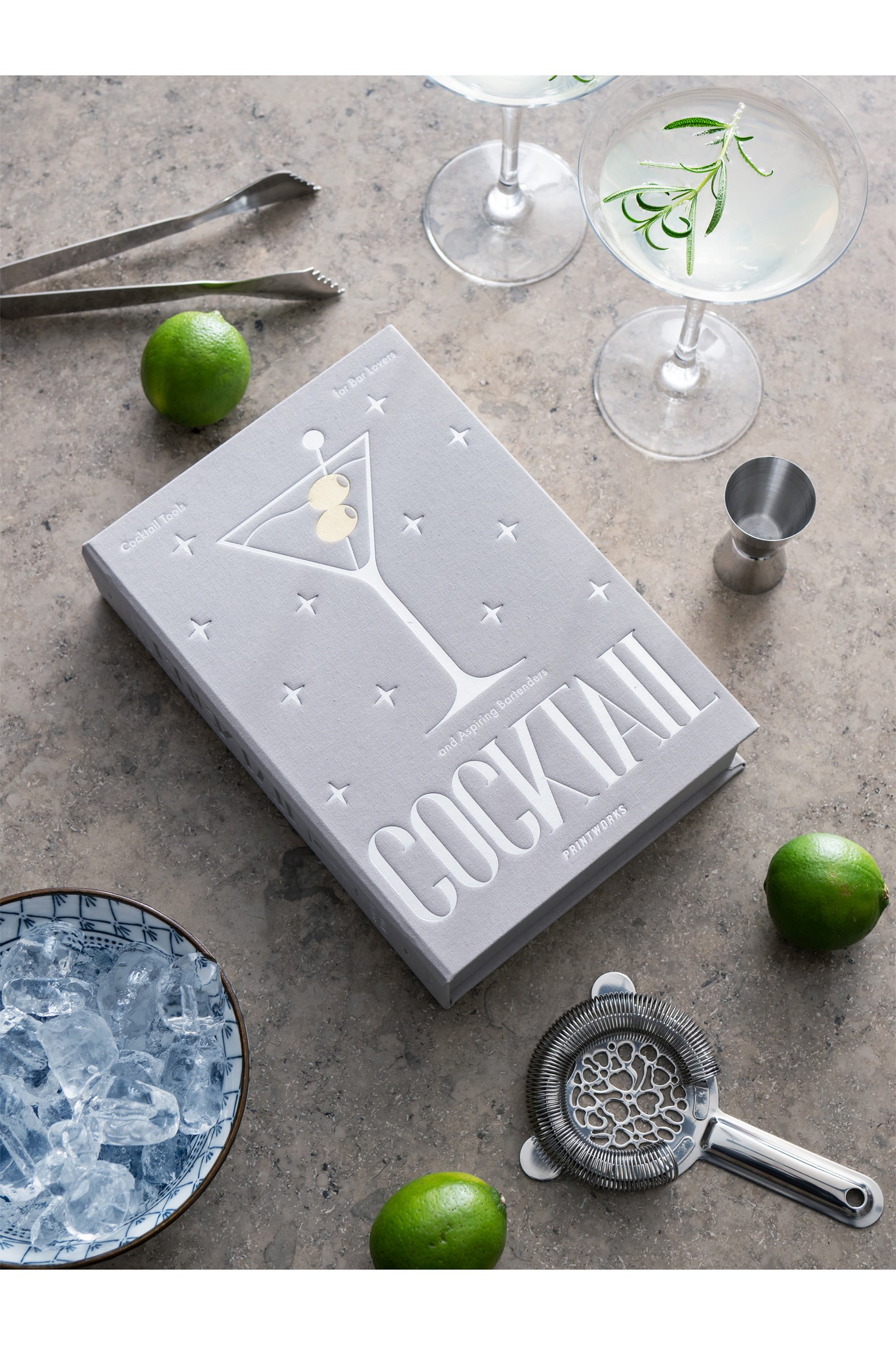 طقم أدوات مشروبات أساسية