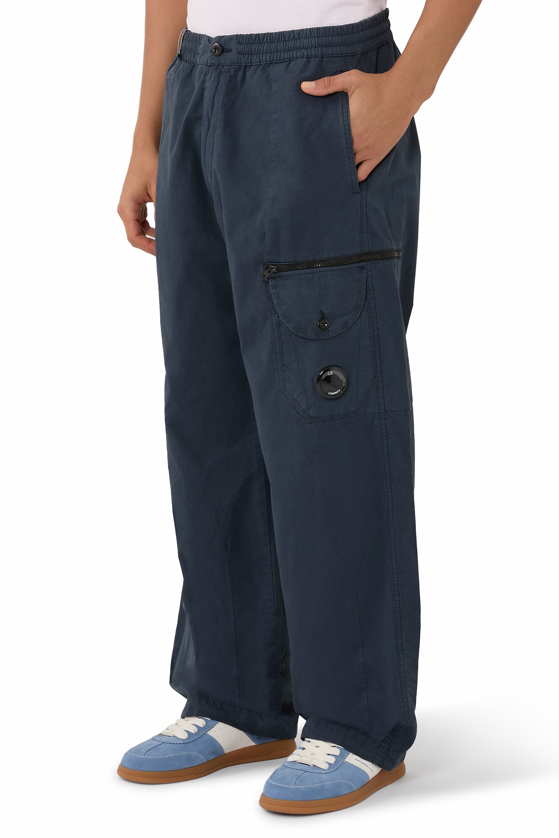 بنطال كارجو ميكروريبس بقصة مربعة وحلية بتصميم عدسة