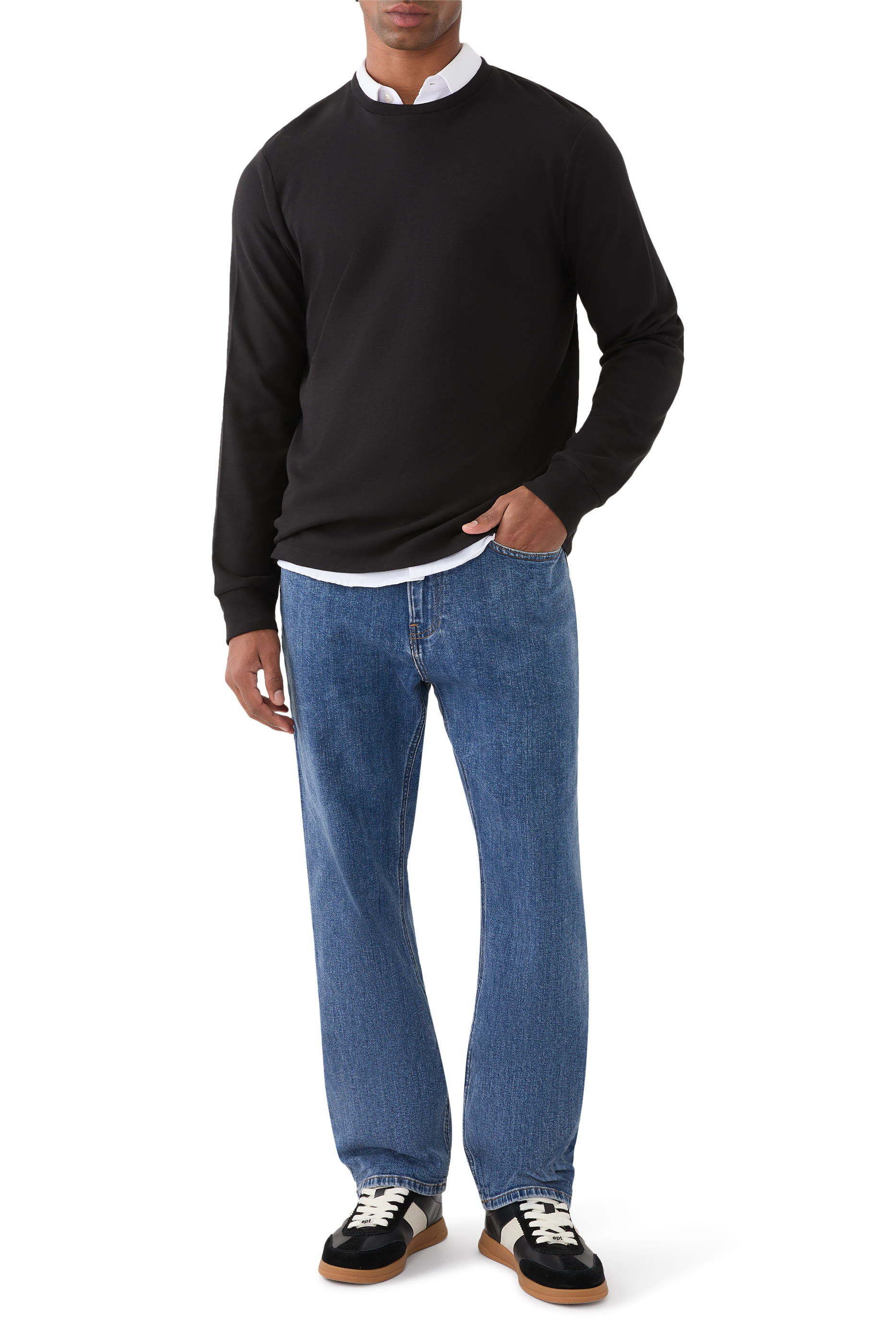 بنطال جينز مودرن بقصة ساق مستقيمة