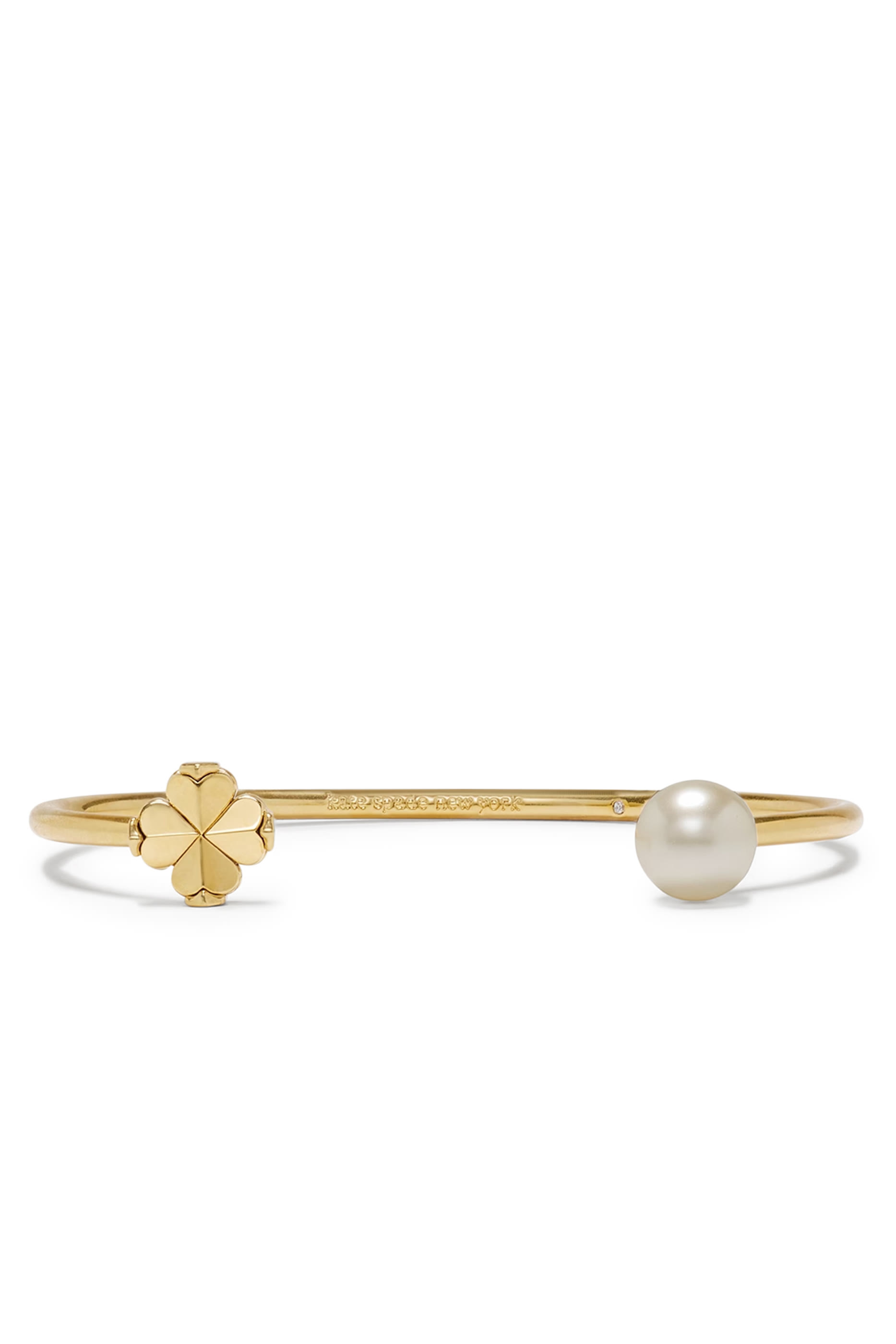 سوار مفتوح مزين بلؤلؤ وزهرة بالشكل البستوني