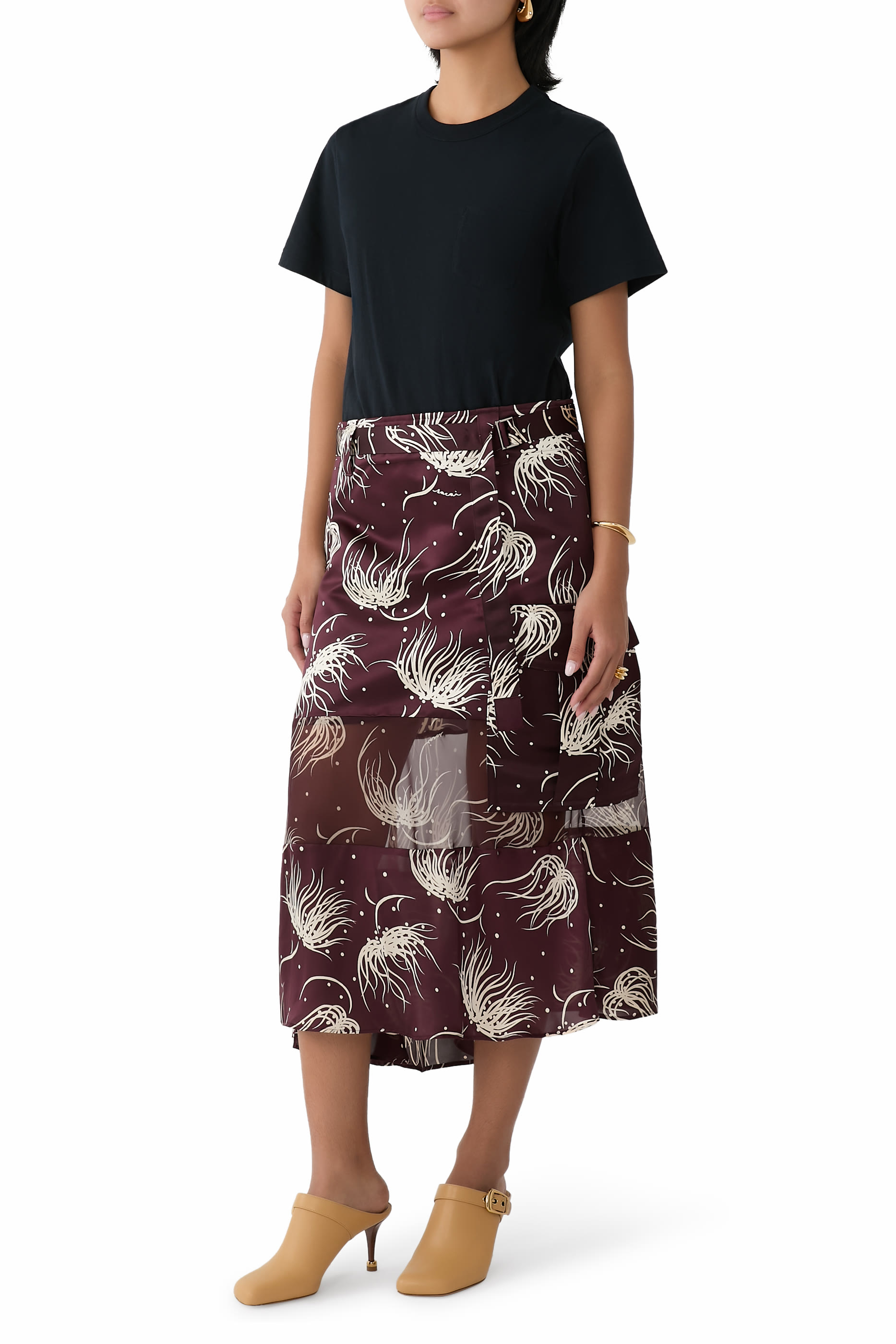 فستان بأكمام قصيرة