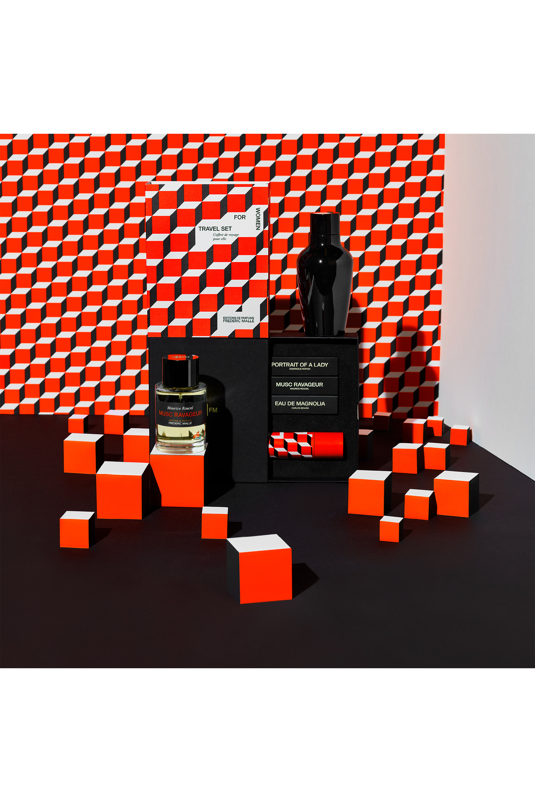 مجموعة صندوق وبخاخ بحجم مناسب للسفر