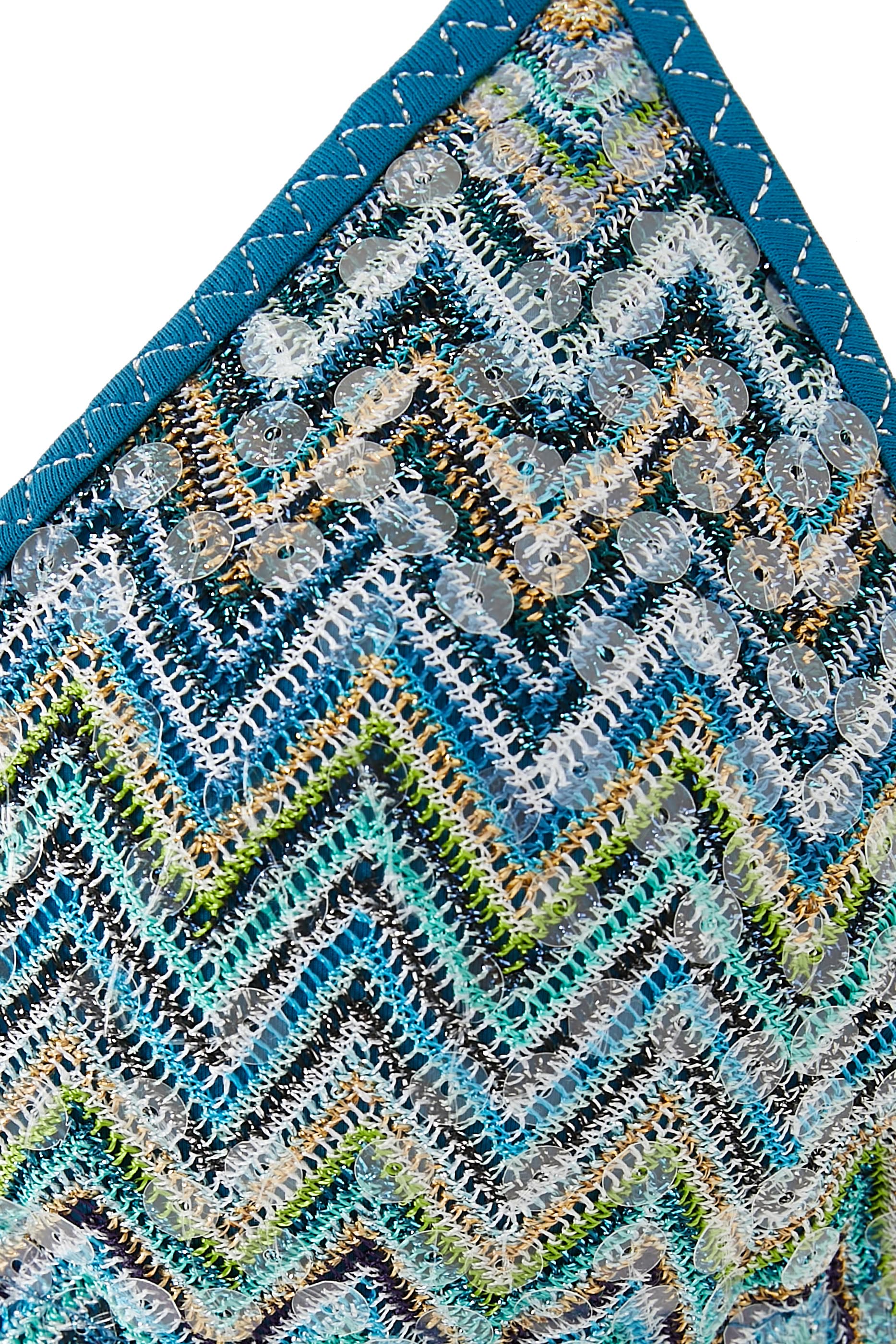 طقم بيكيني بنقشة خطوط متعرجة