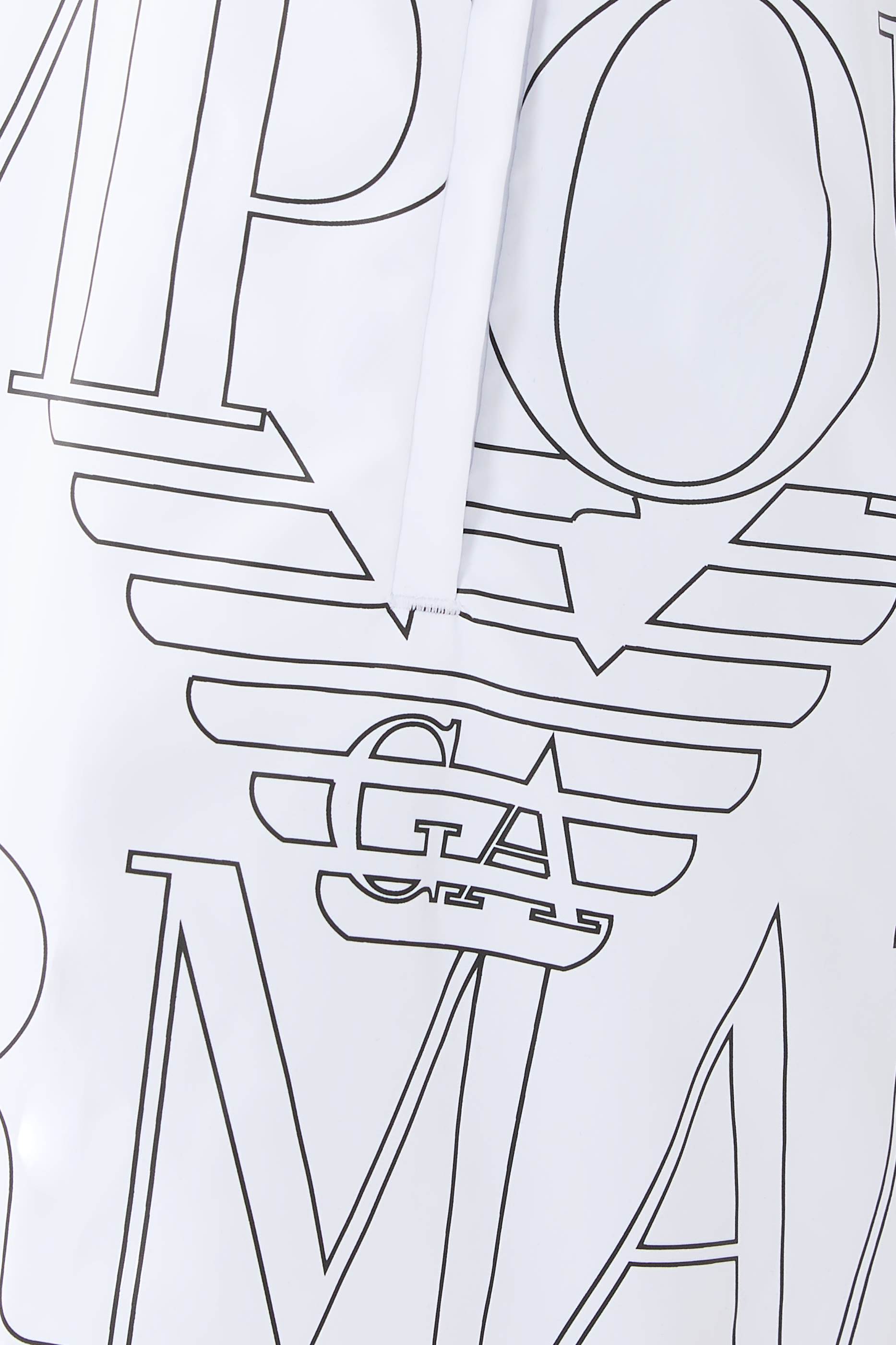 شورت سباحة بشعار الماركة بحجم كبير