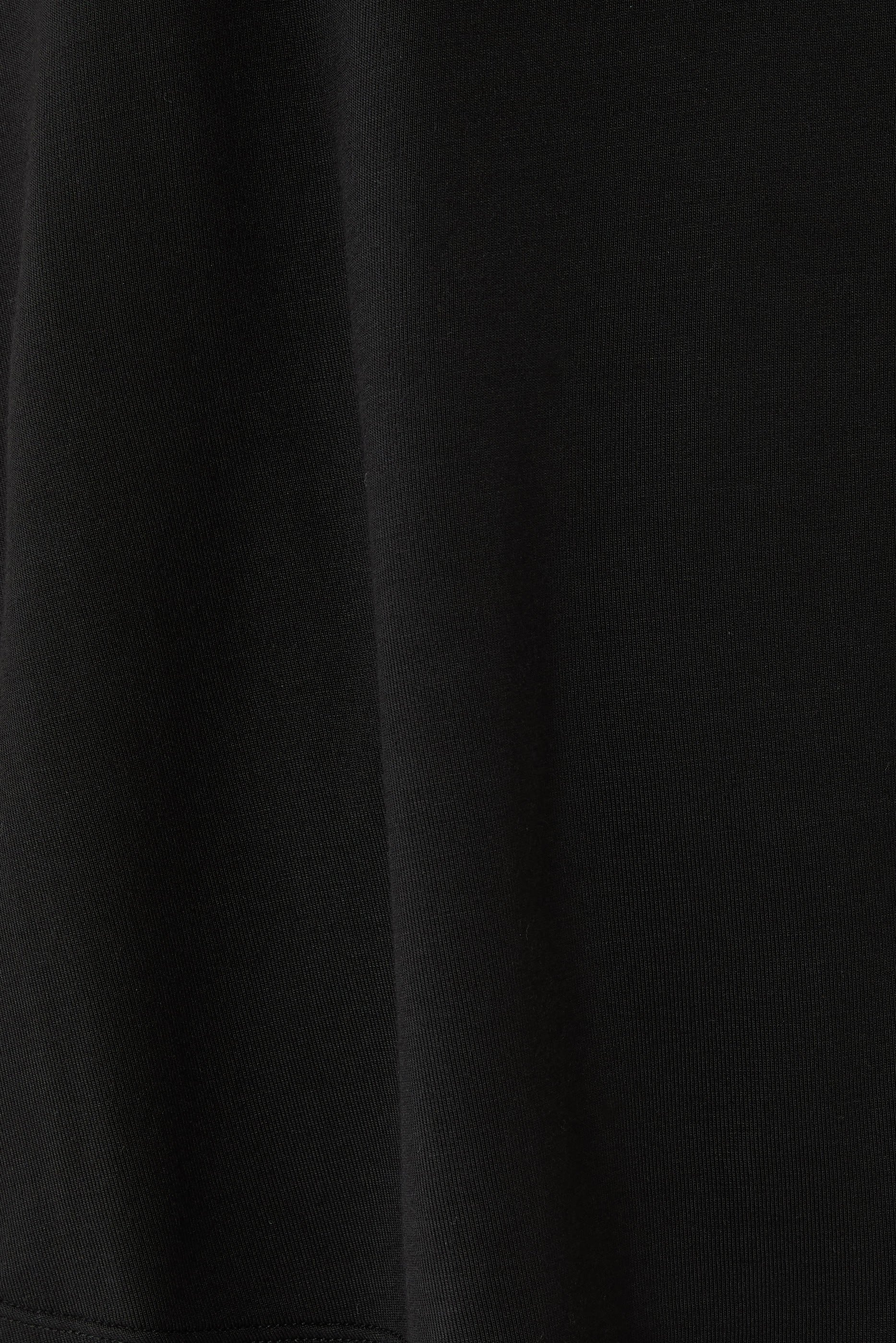 طقم بيجامة بياقة V وتفاصيل شيفون جيرسيه