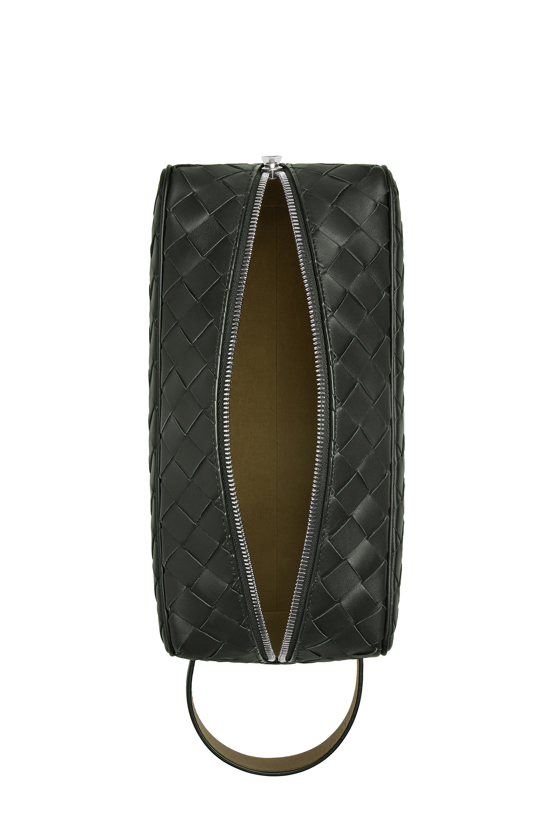 حقيبة سفر صغيرة بتصميم مجدول