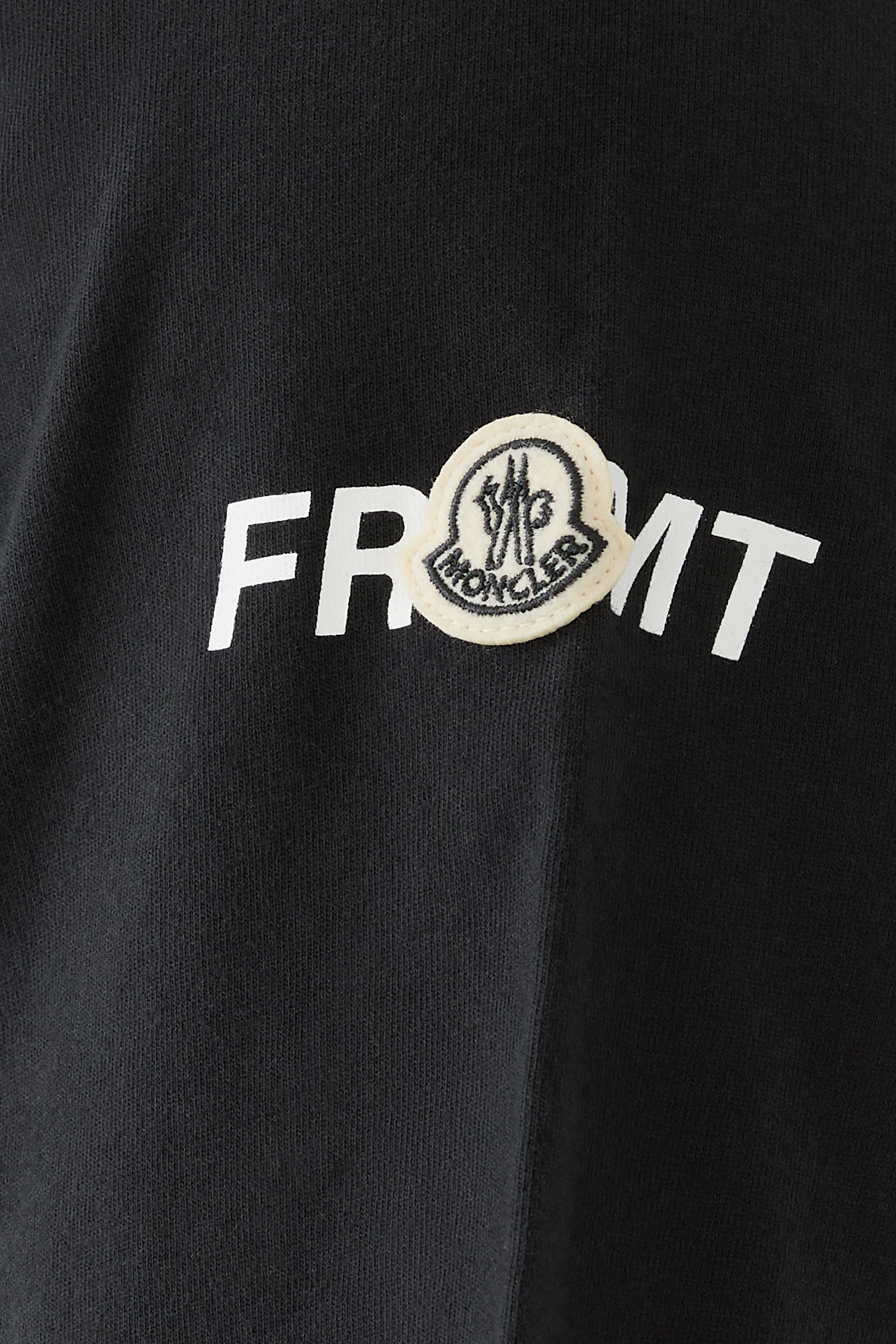 تيشيرت بشعار الماركة طويل قطن