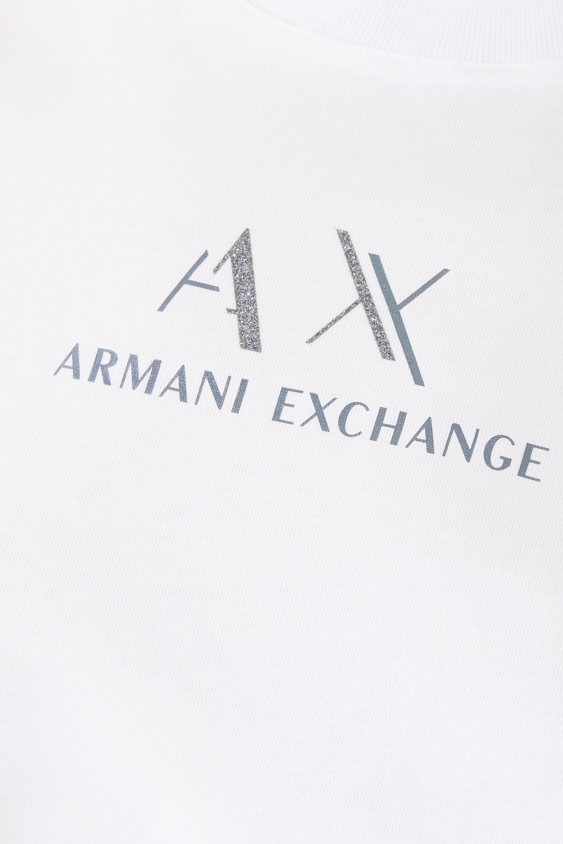 تيشيرت بقصة عادية بشعار الماركة