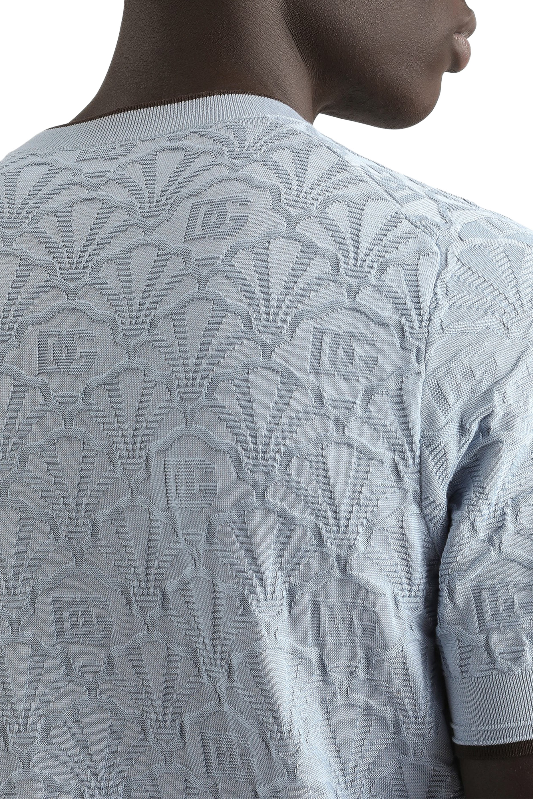 كنزة بياقة ضيقة حرير