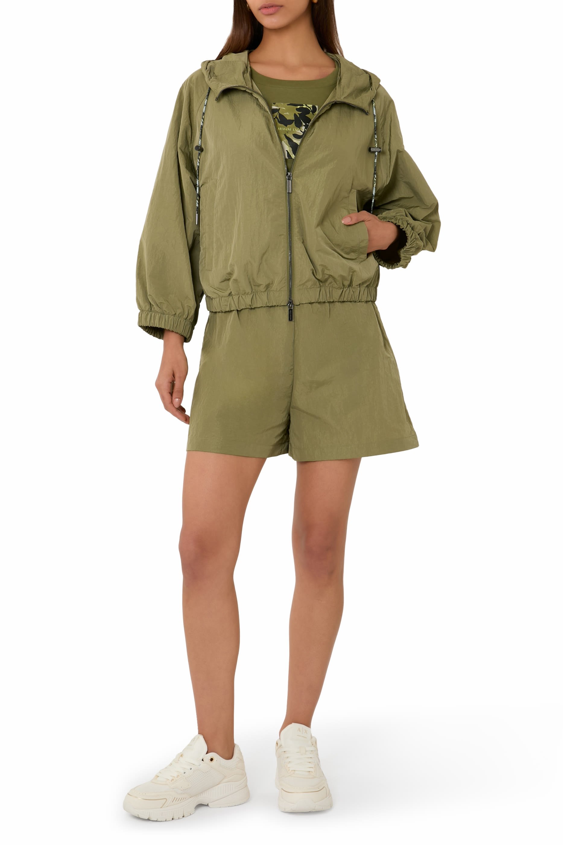 جاكيت لامع مقاوم للرياح