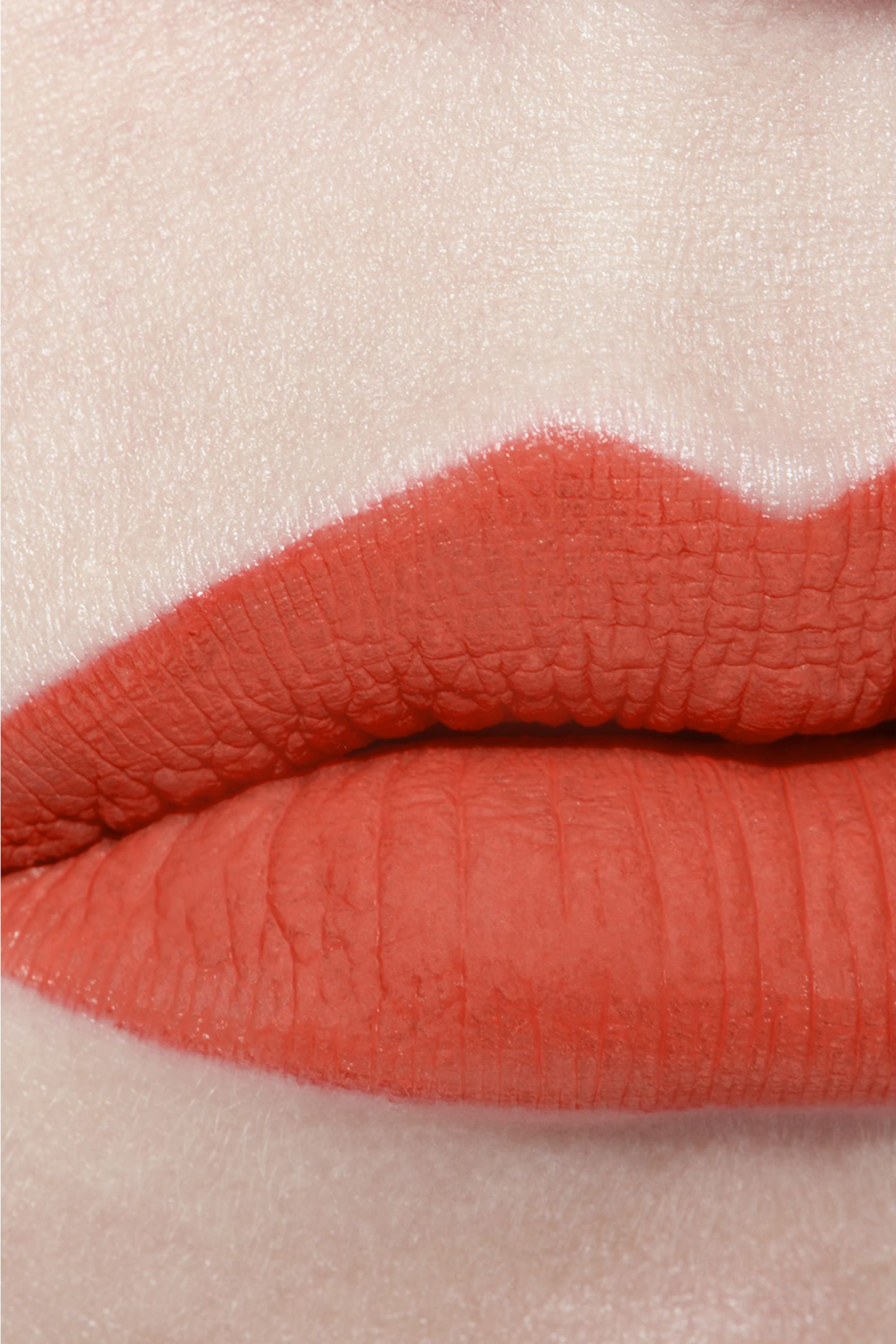 احمر شفاه Chanel Rouge Allure Liquid Velvet Ultrawear Intense مات سائل