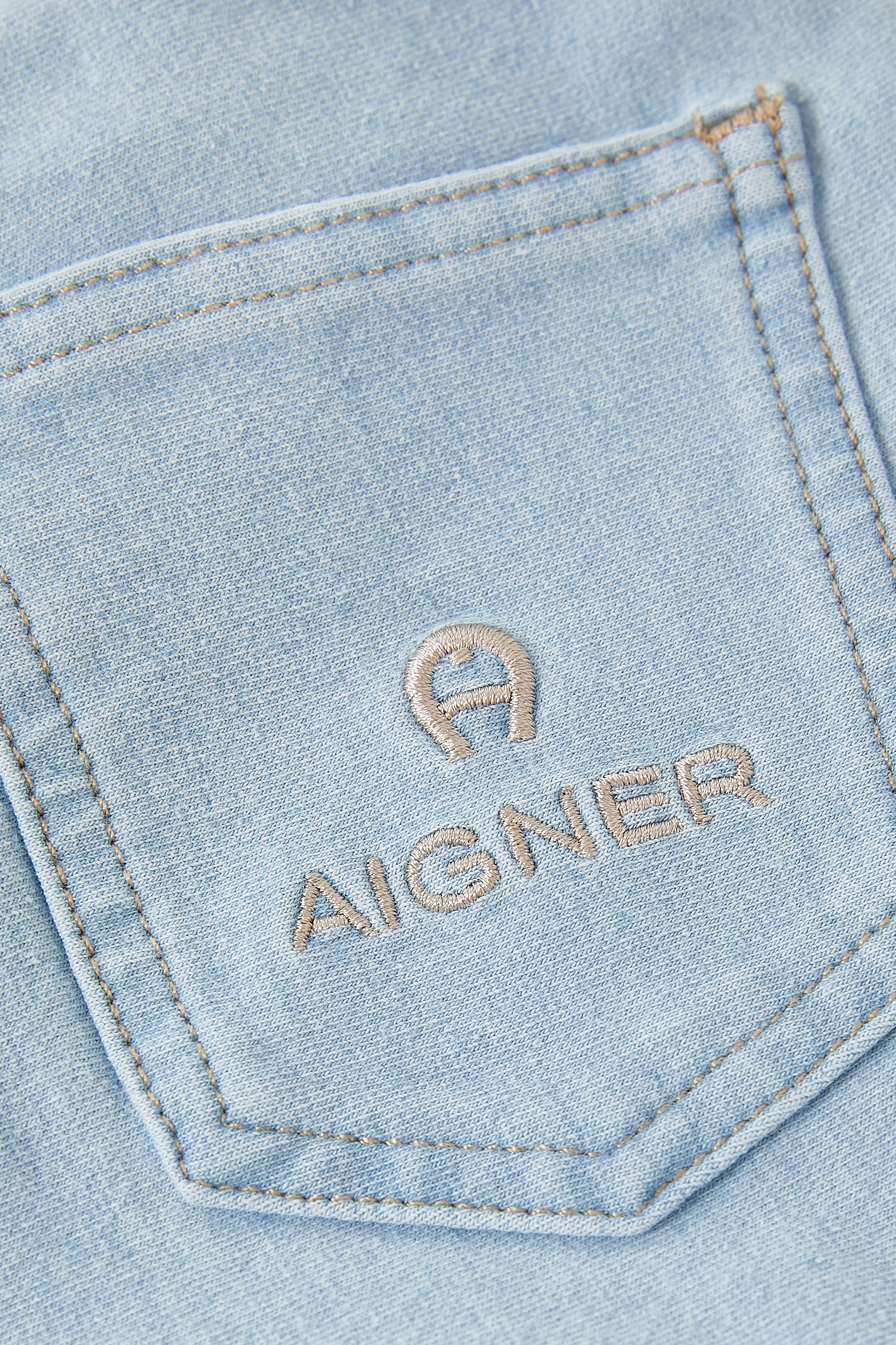 بنطال جينز للأطفال بقصة ساق واسعة