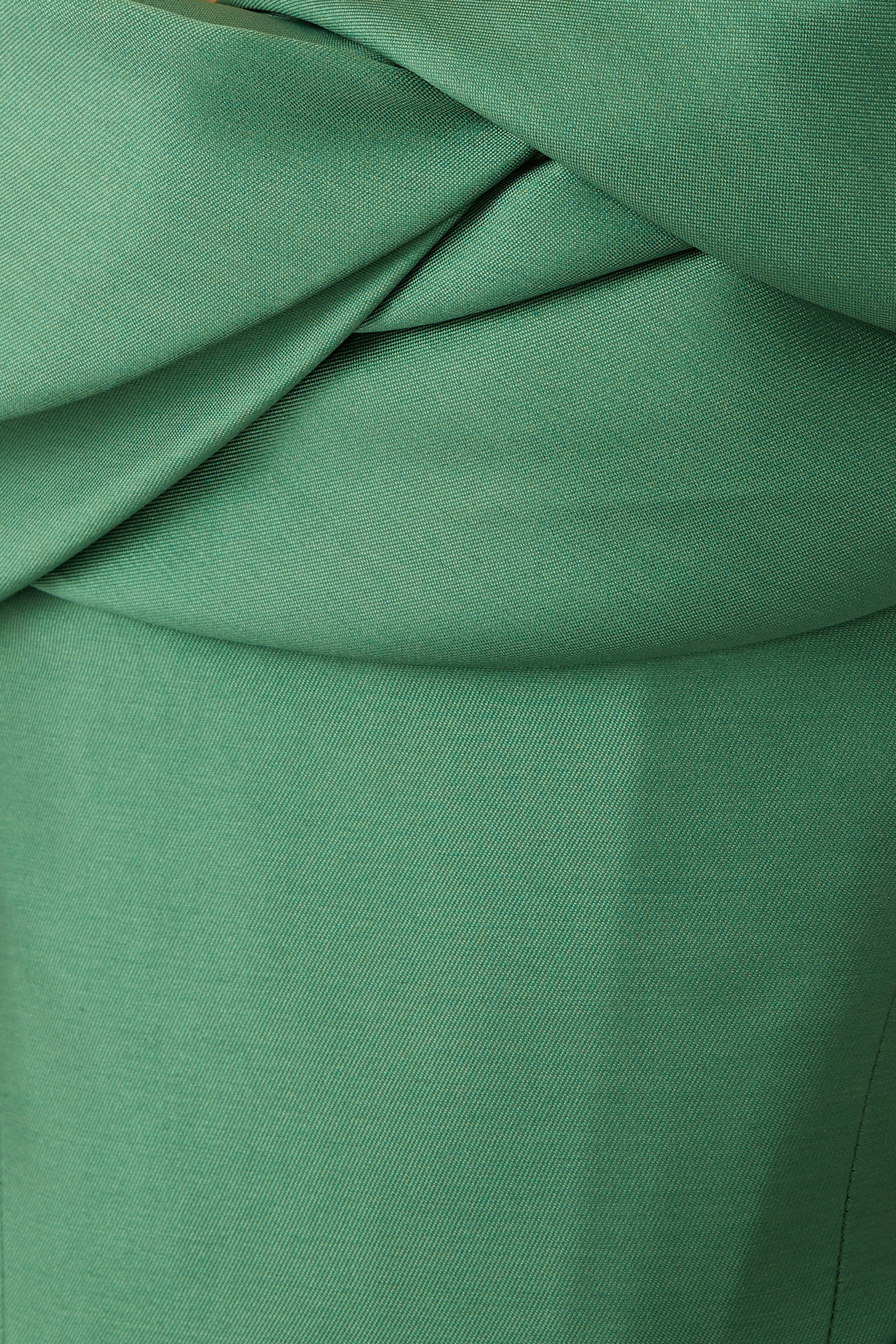 فستان سهرة علياء ميكادو