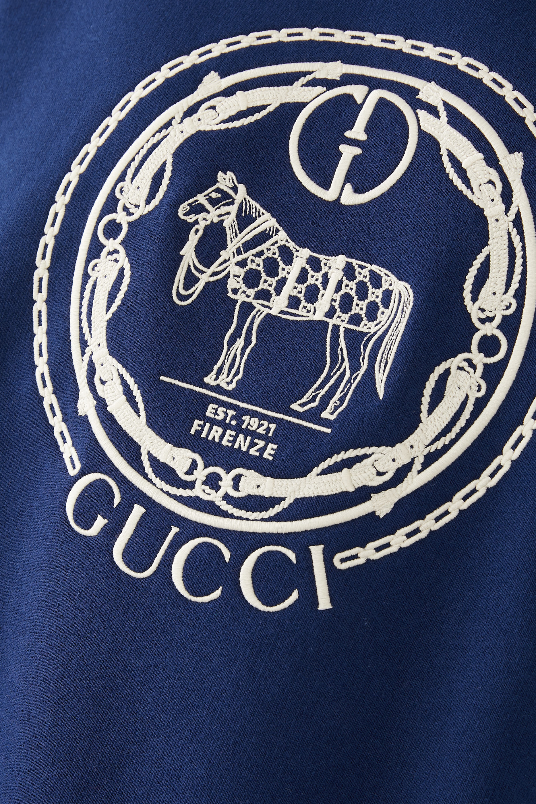 سويت شيرت مطرز بشعار الماركة