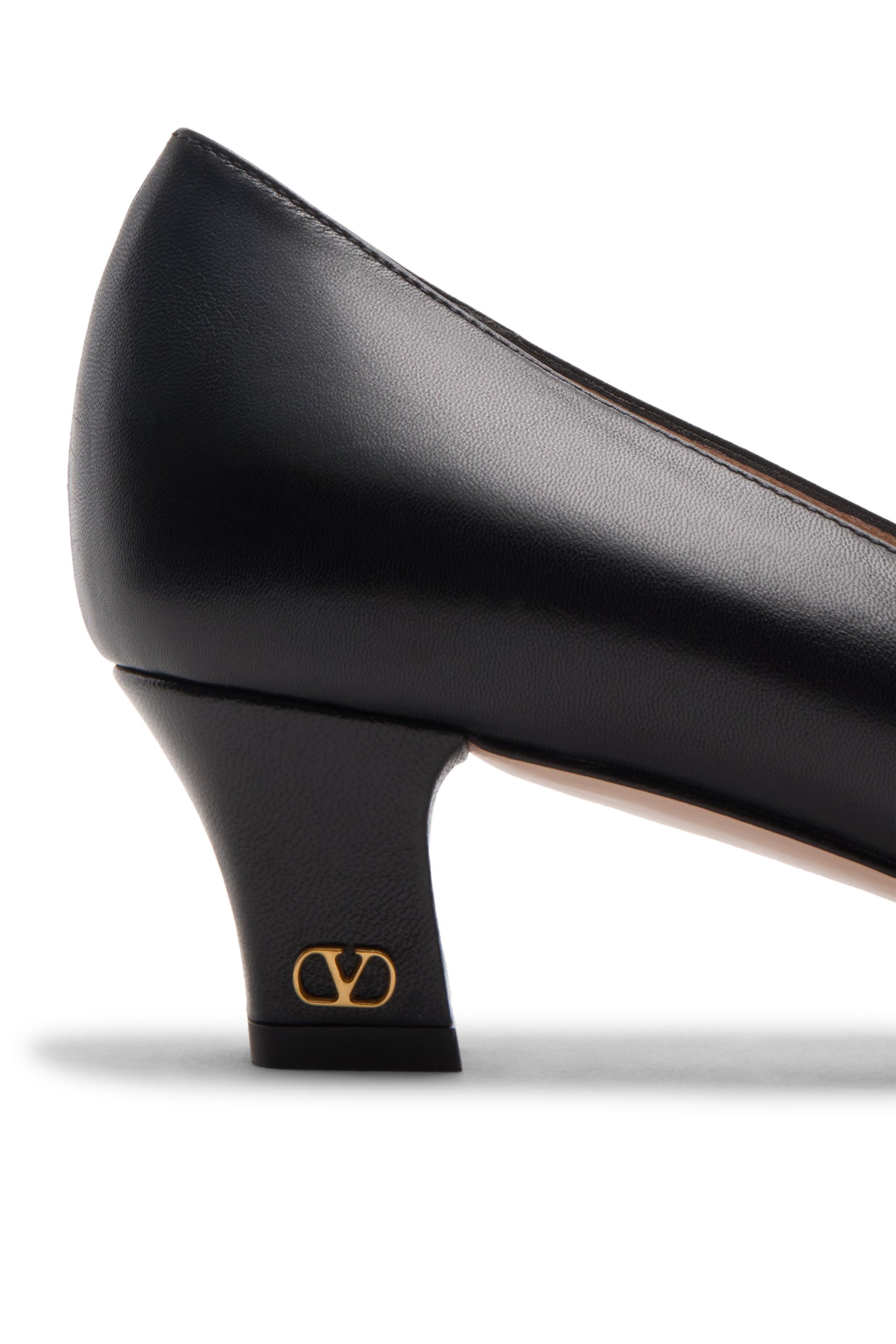 حذاء كلاسيك 45 مزين بفيونكة