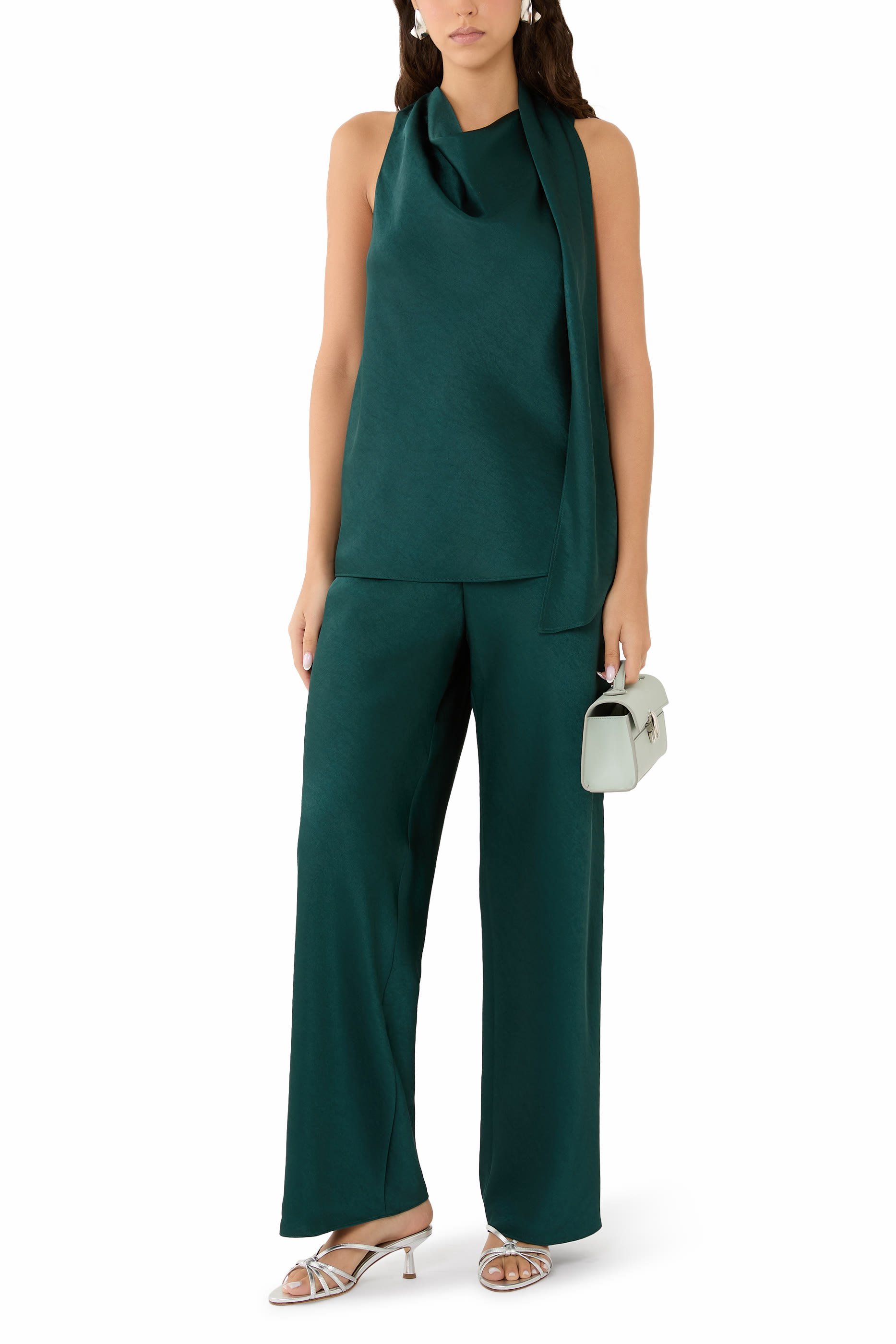 بنطال بقصة مائلة انسيابية ستان