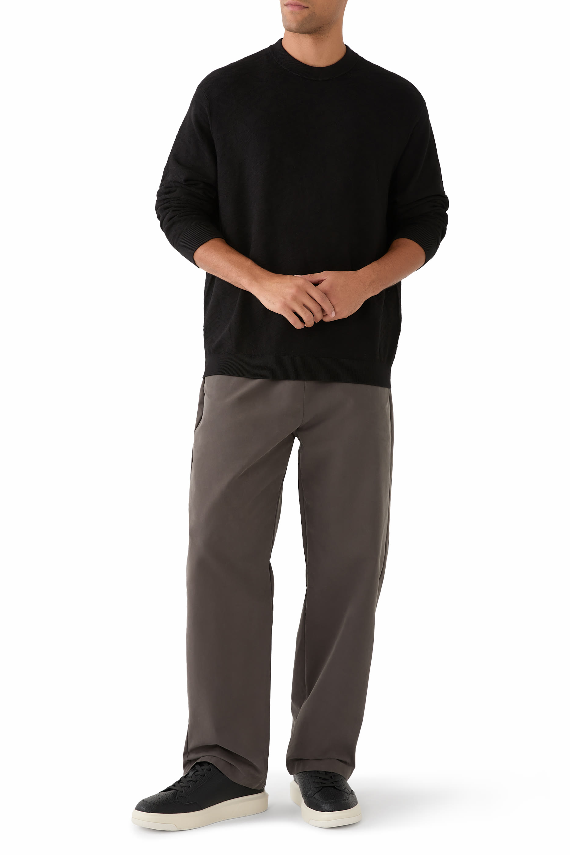 سترة بأكمام طويلة