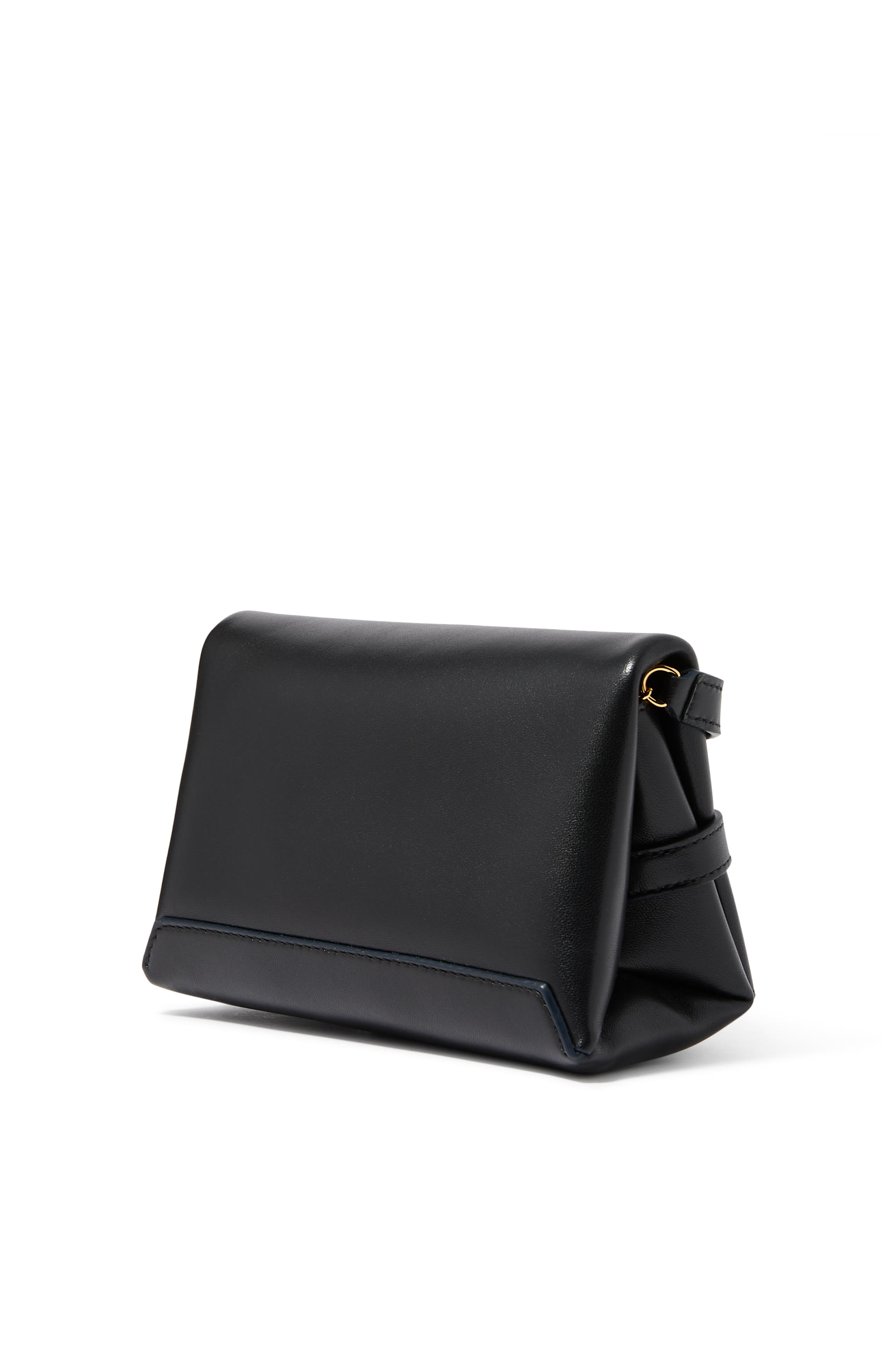 حقيبة صغيرة بسلسلة وحمالة