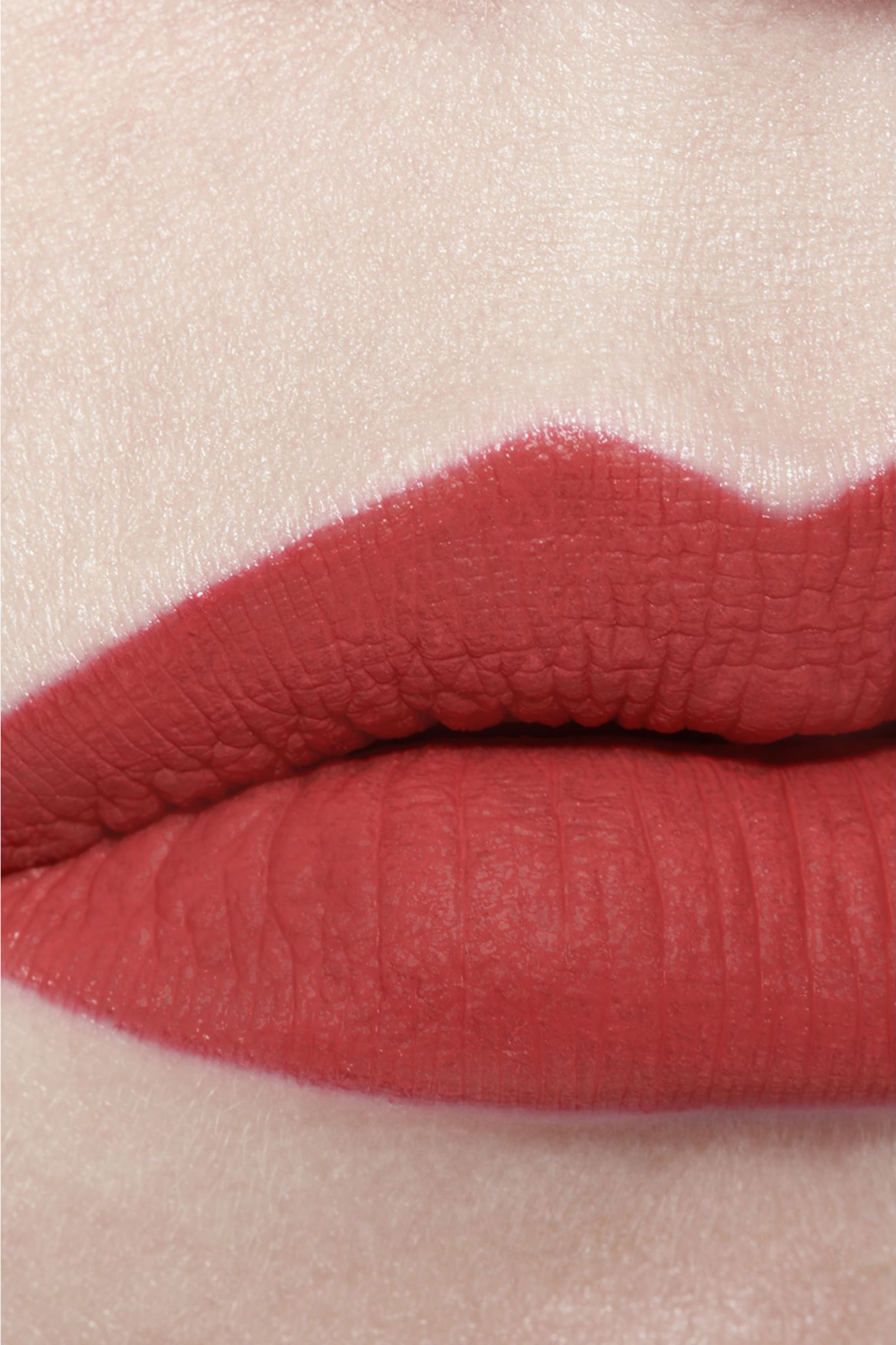 احمر شفاه Chanel Rouge Allure Liquid Velvet Ultrawear Intense مات سائل