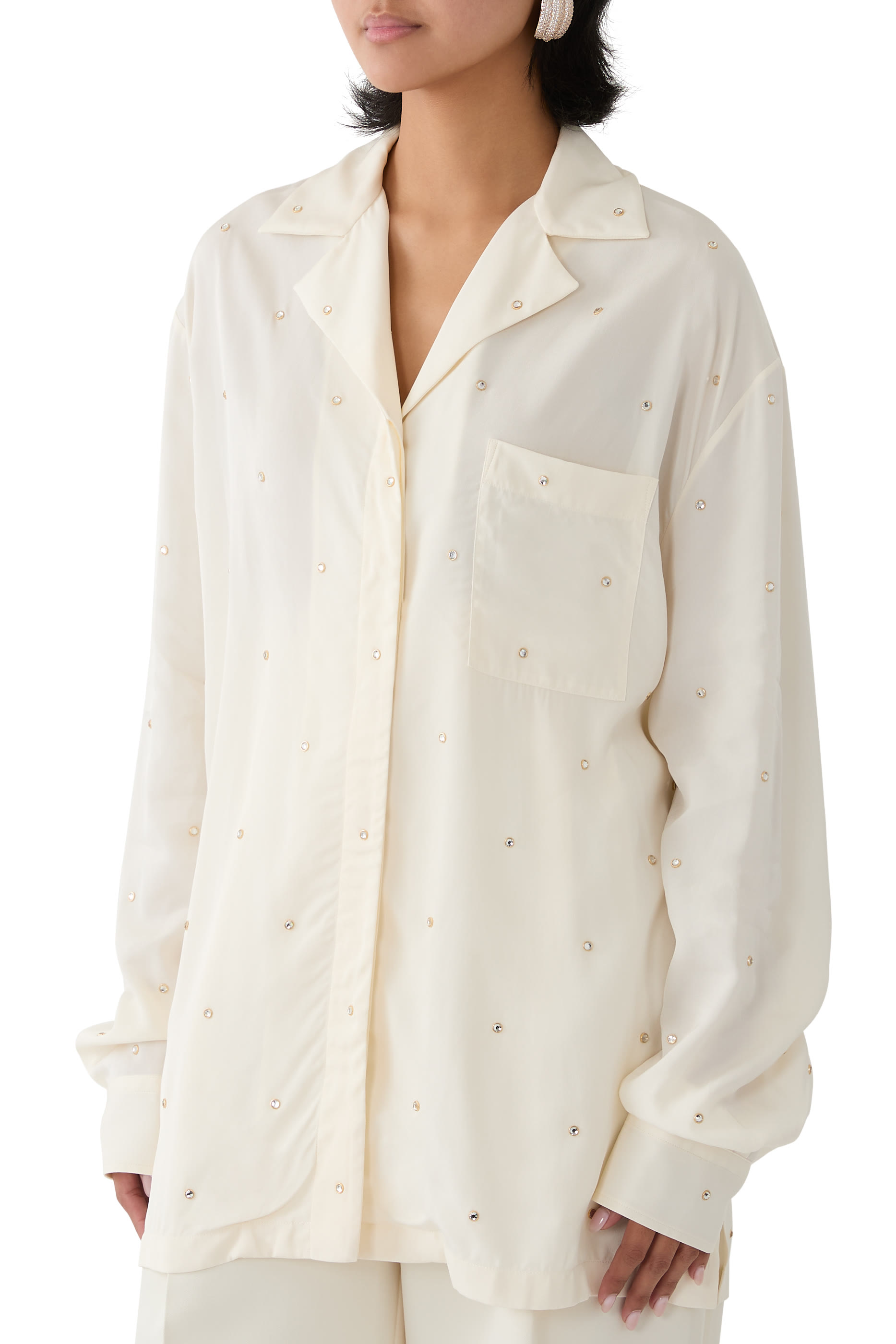 قميص بقصة فضفاضة مطرز بالكريستال