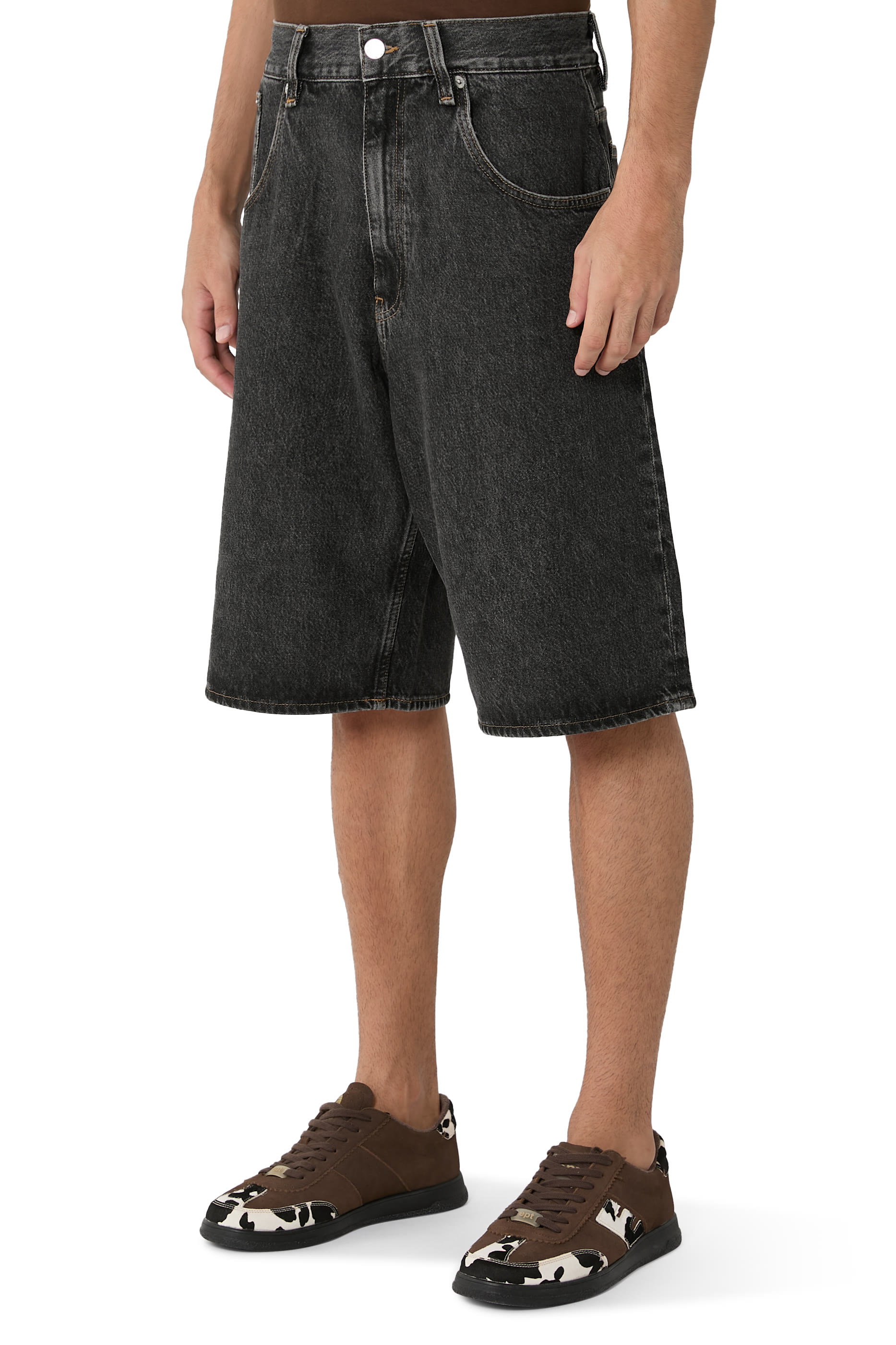 شورت بقصة واسعة للغاية