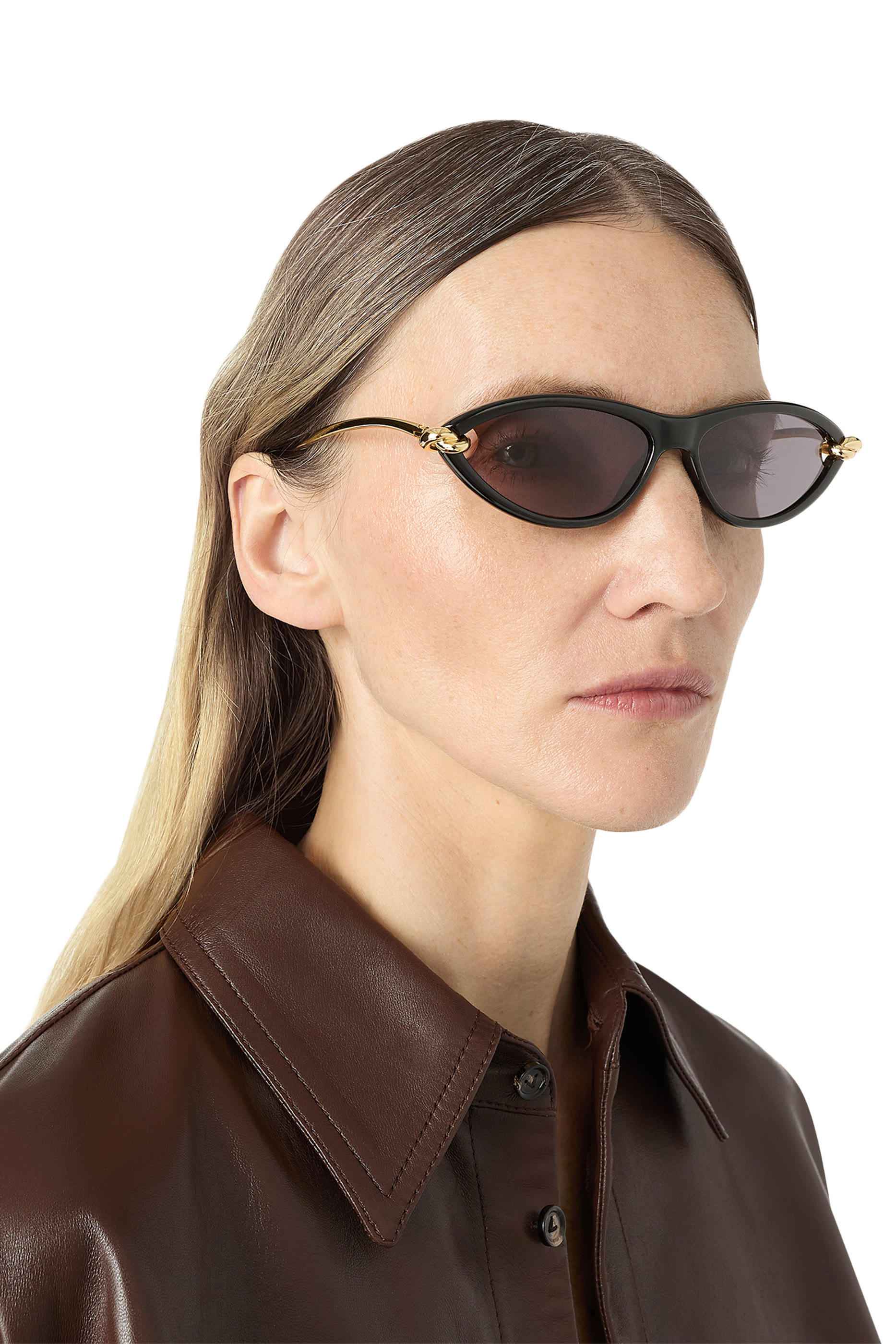 نظارة شمسية بإطار عين القطة وعقد