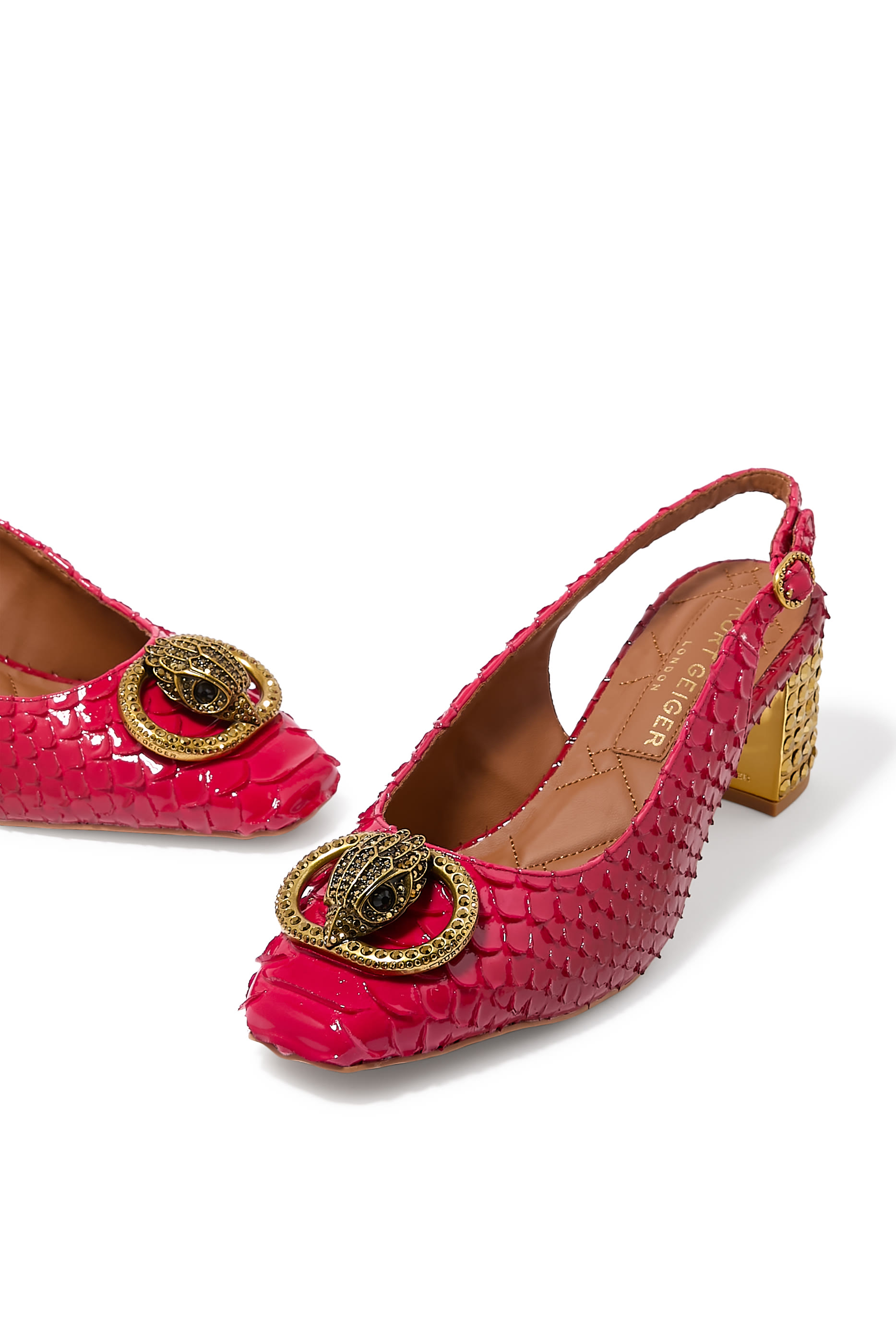 صندل تشيلسيا 60 بنعل سميك وسير خلفي