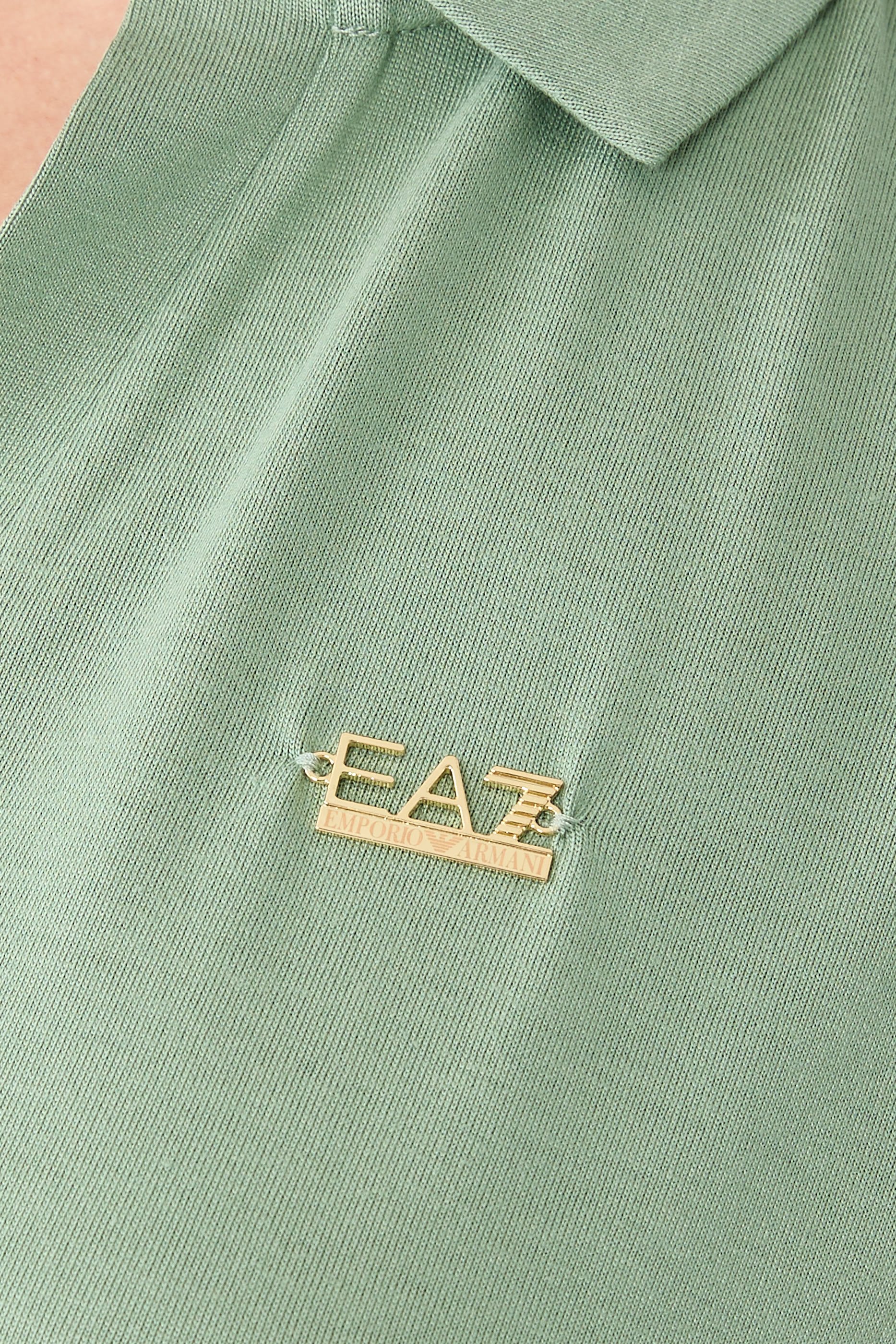 تيشيرت بولو بشعار الماركة للنساء