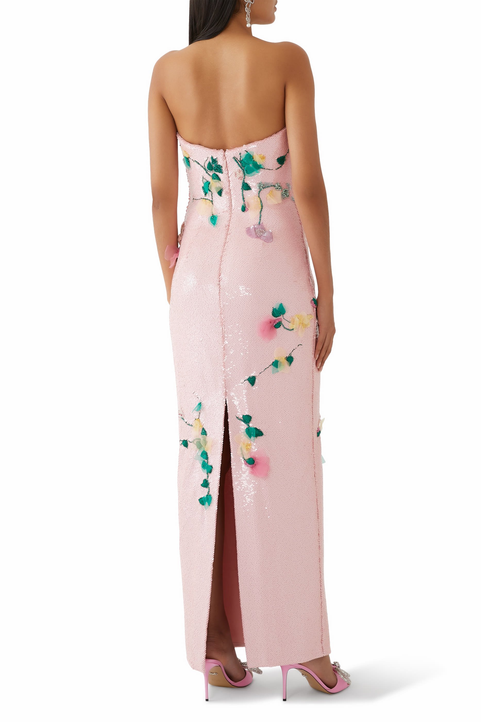 فستان سهرة بلا أكمام بقصة مستقيمة 