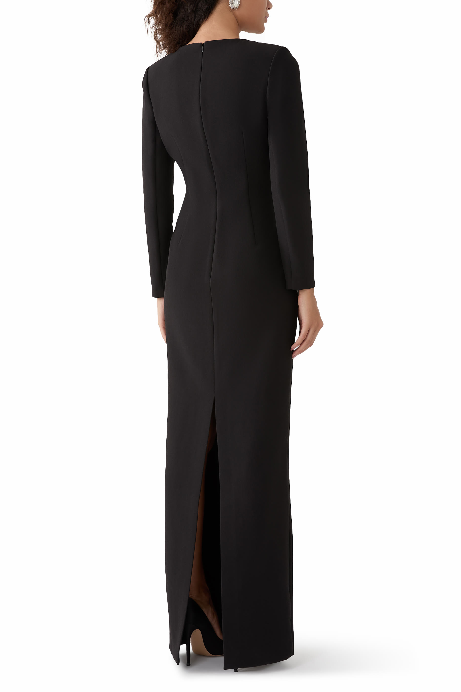 فستان سهرة بتصميم غير متماثل وتطريز كريب