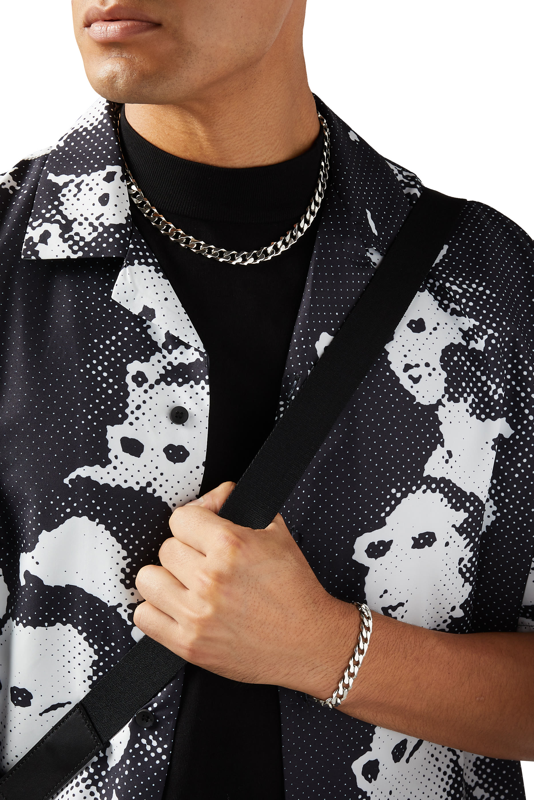 قلادة سميكة بمشبك بجمجمة