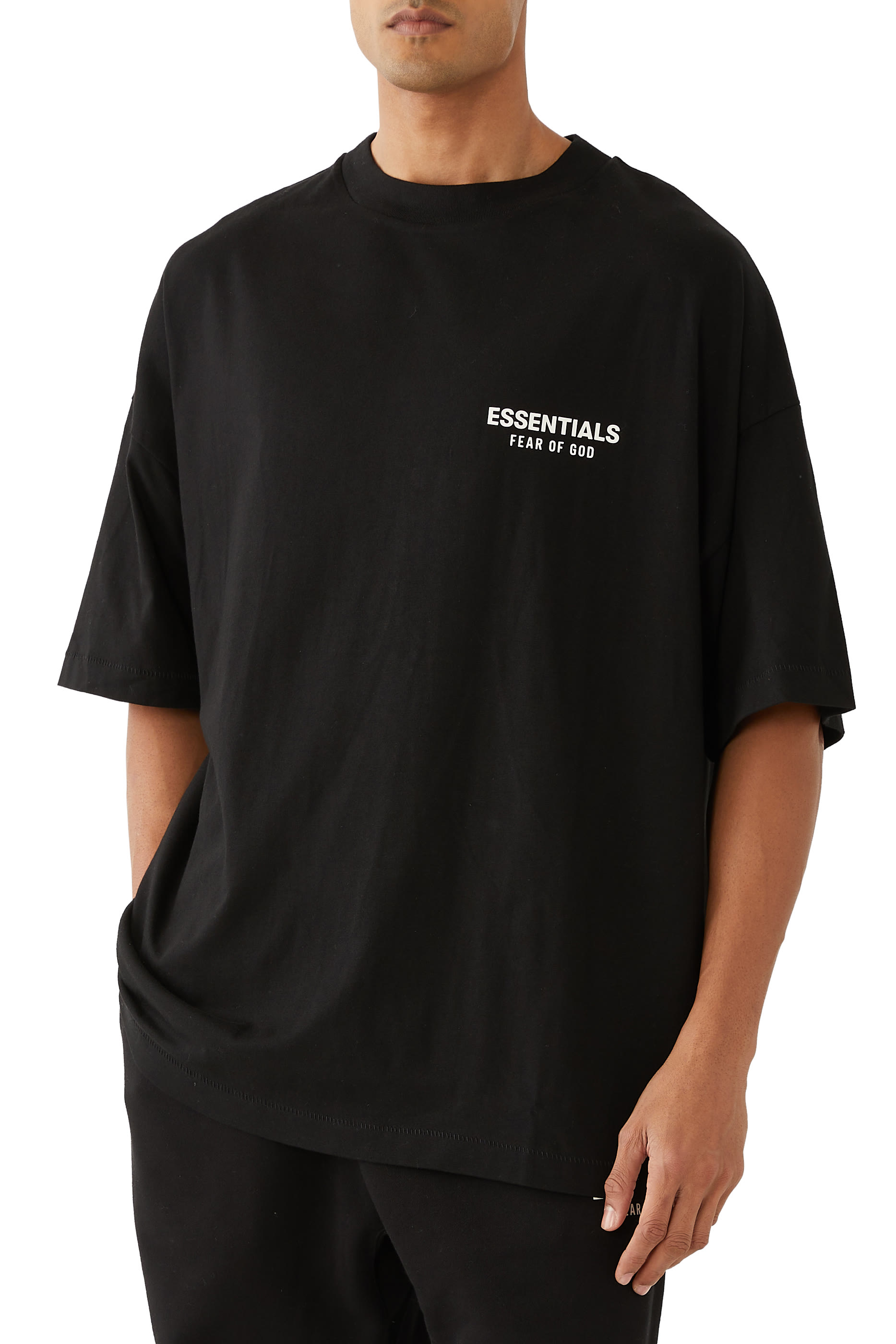 تيشيرت بياقة ضيقة جرسيه