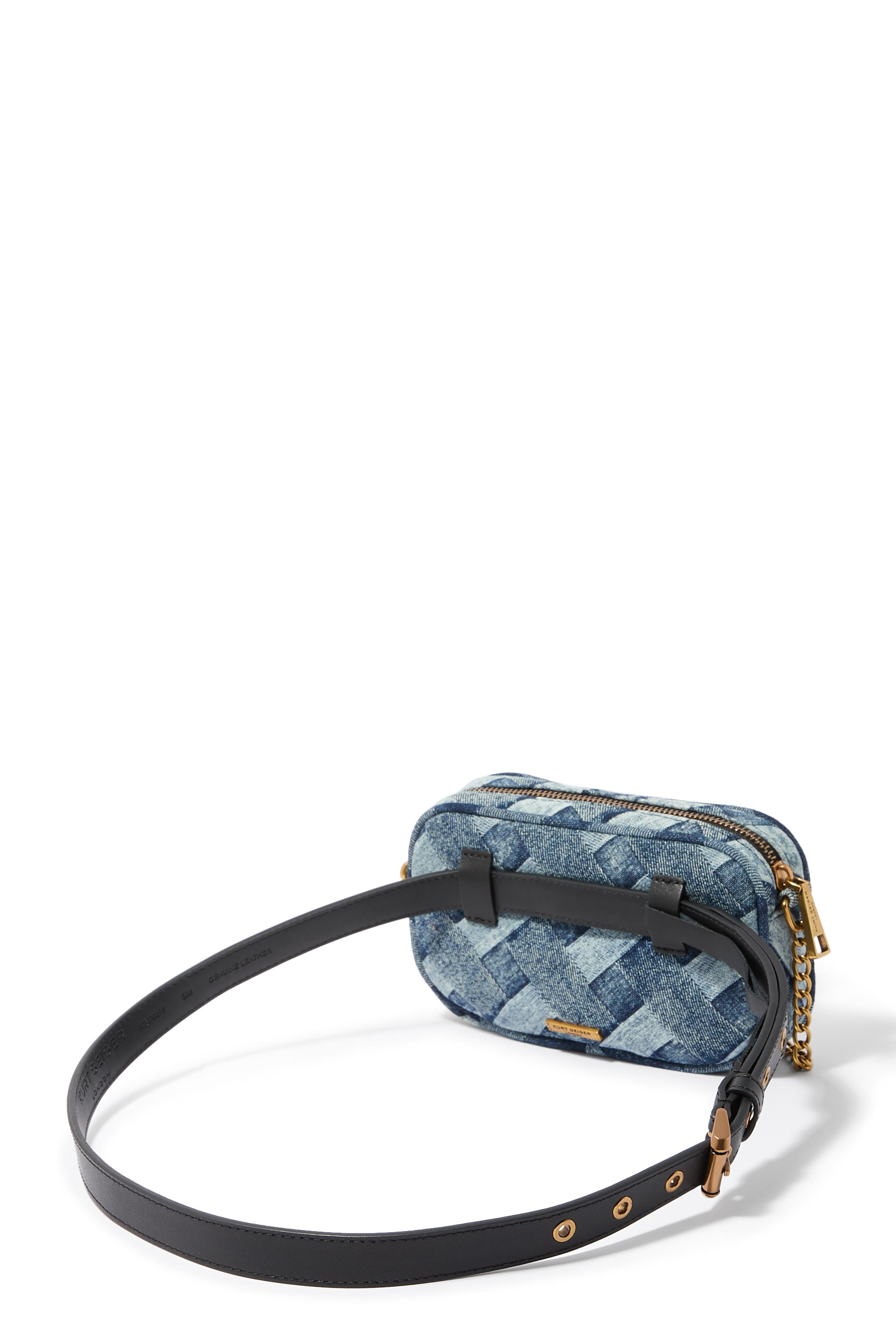 حقيبة بوش بحزام وشعار الماركة