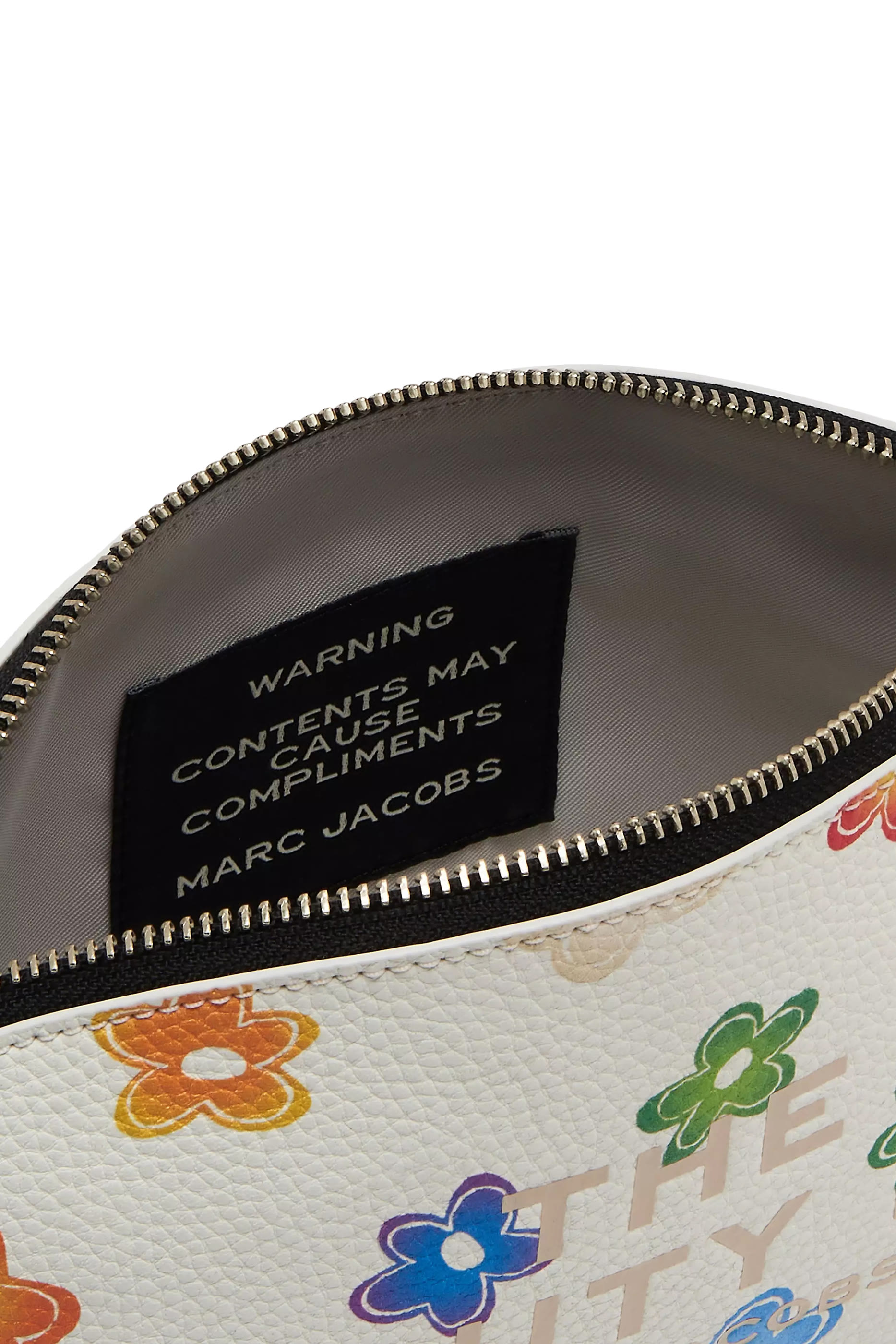 حقيبة مستلزمات العناية الشخصية بنقشة ذا وايلد دايزي