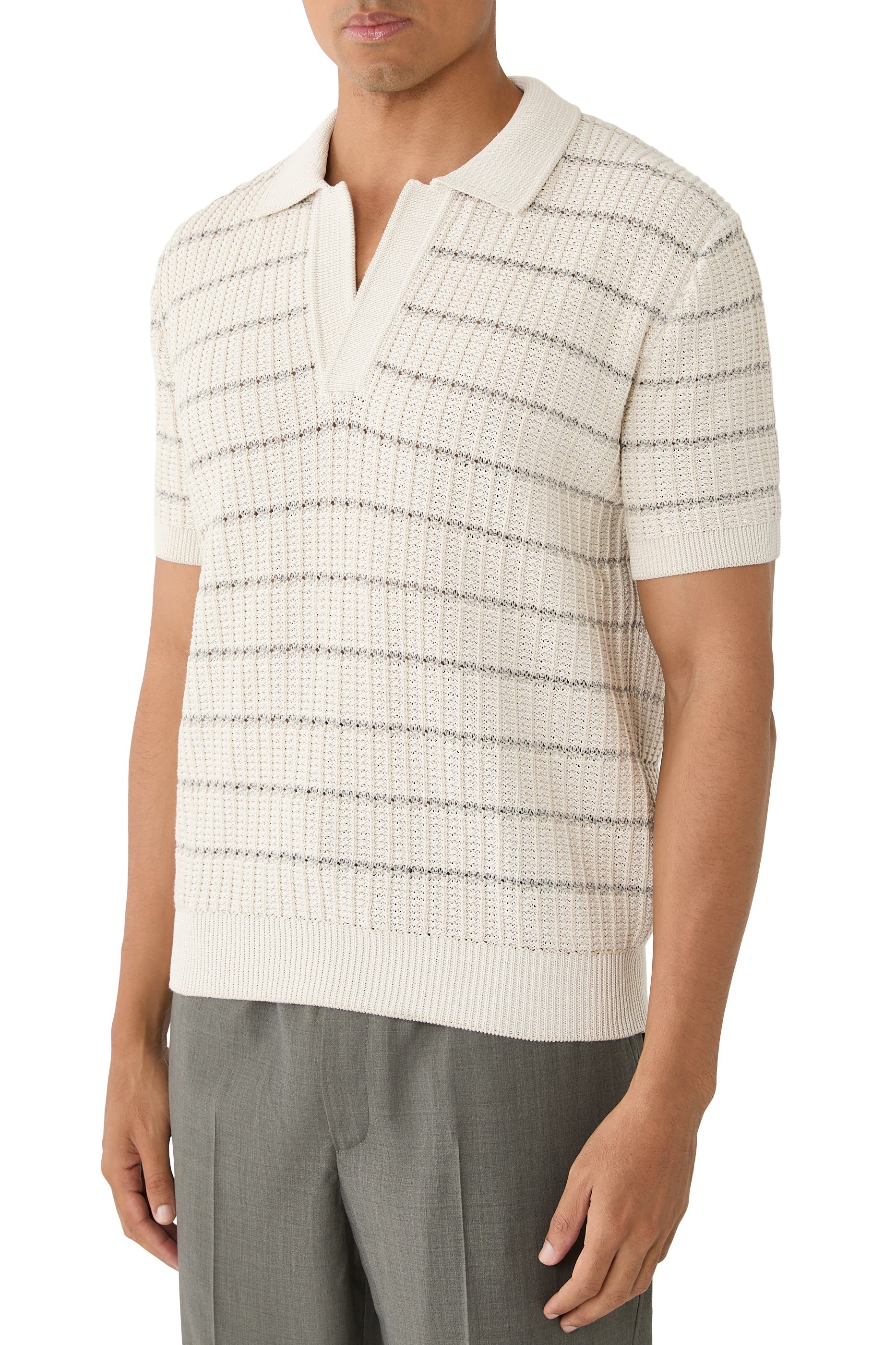 تيشيرت بولو مفتتوح