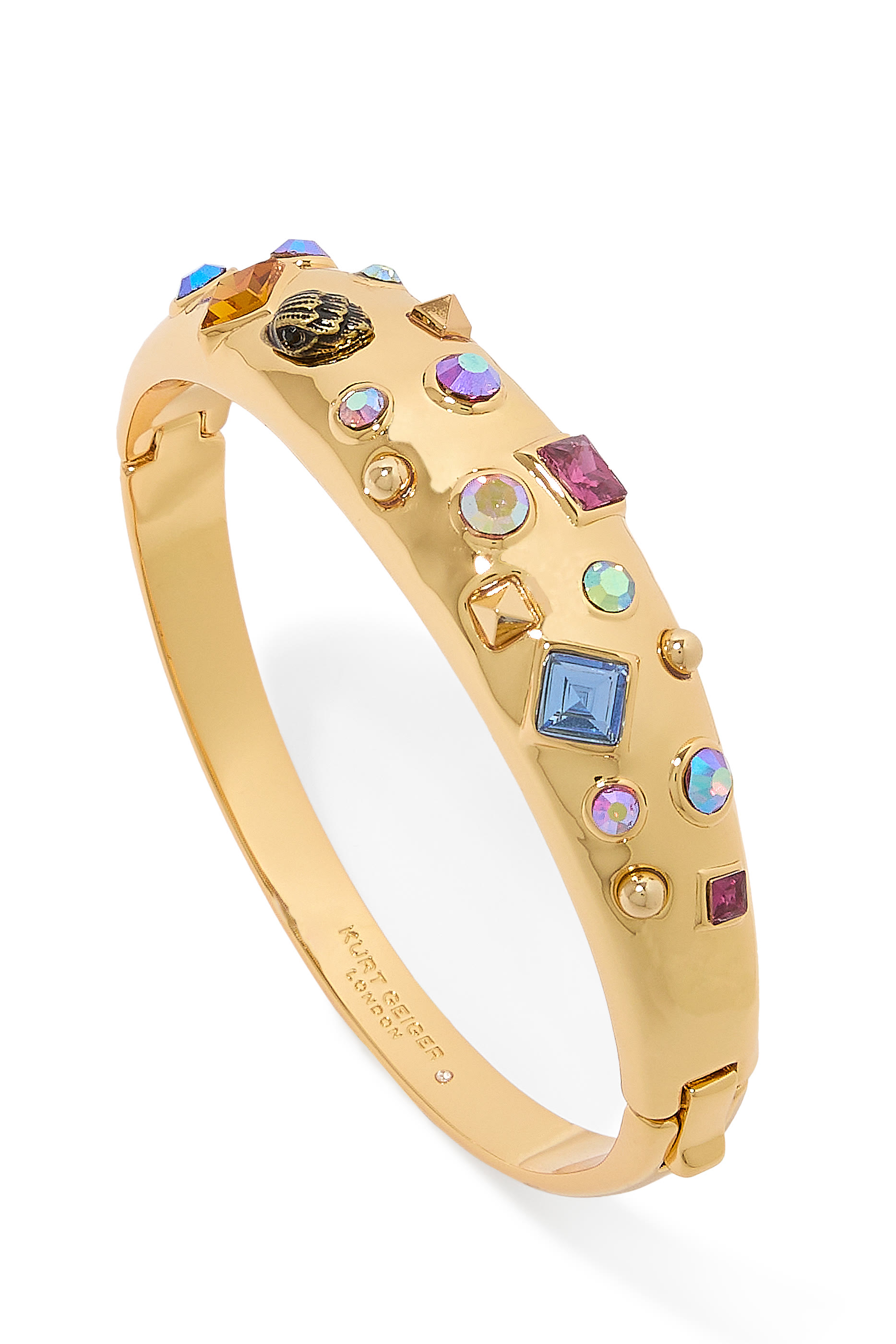 سوار مرصع بكريستالات مختلفة