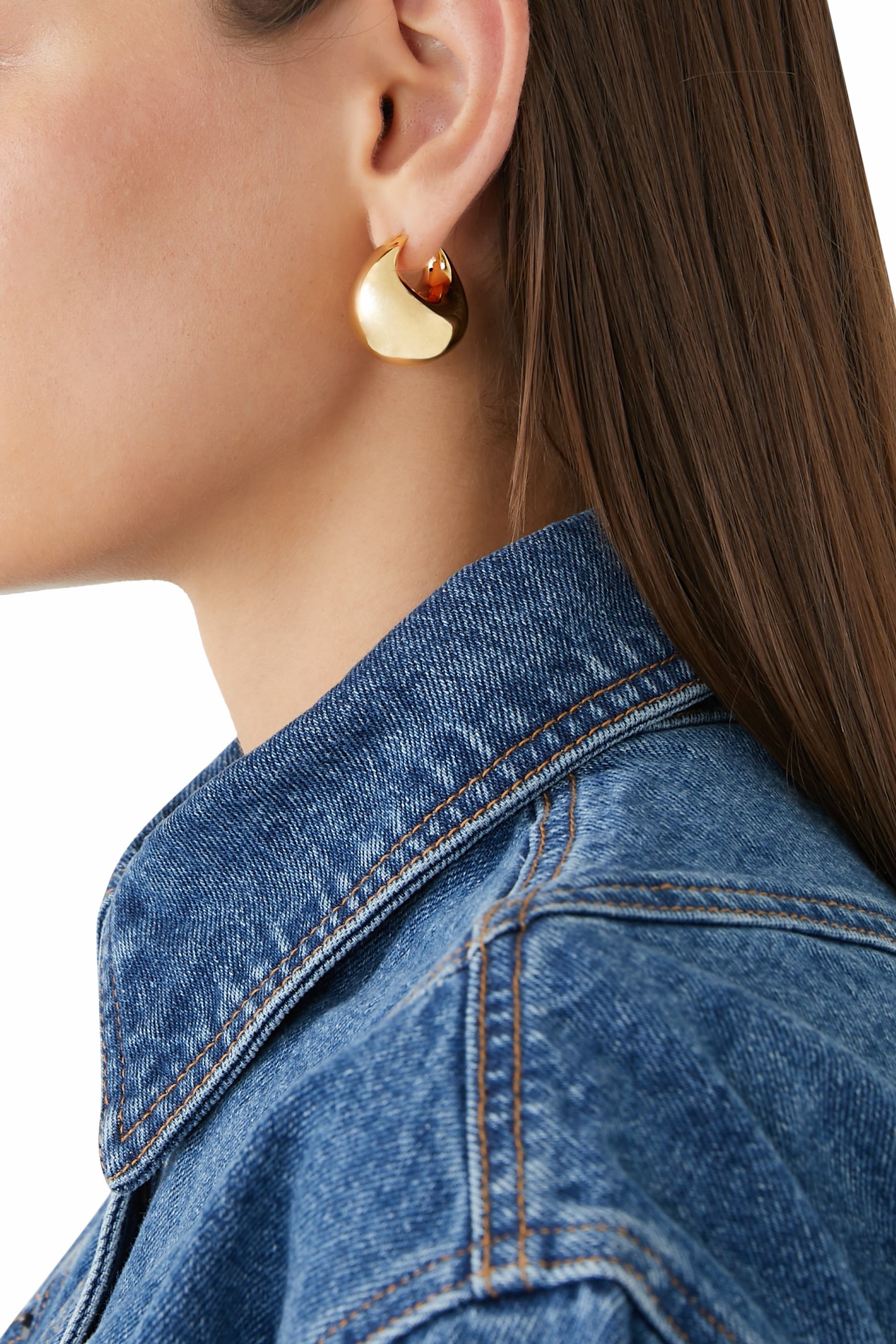 أقراط دائرية تشابي دون بتصميم منحوت متوسطة