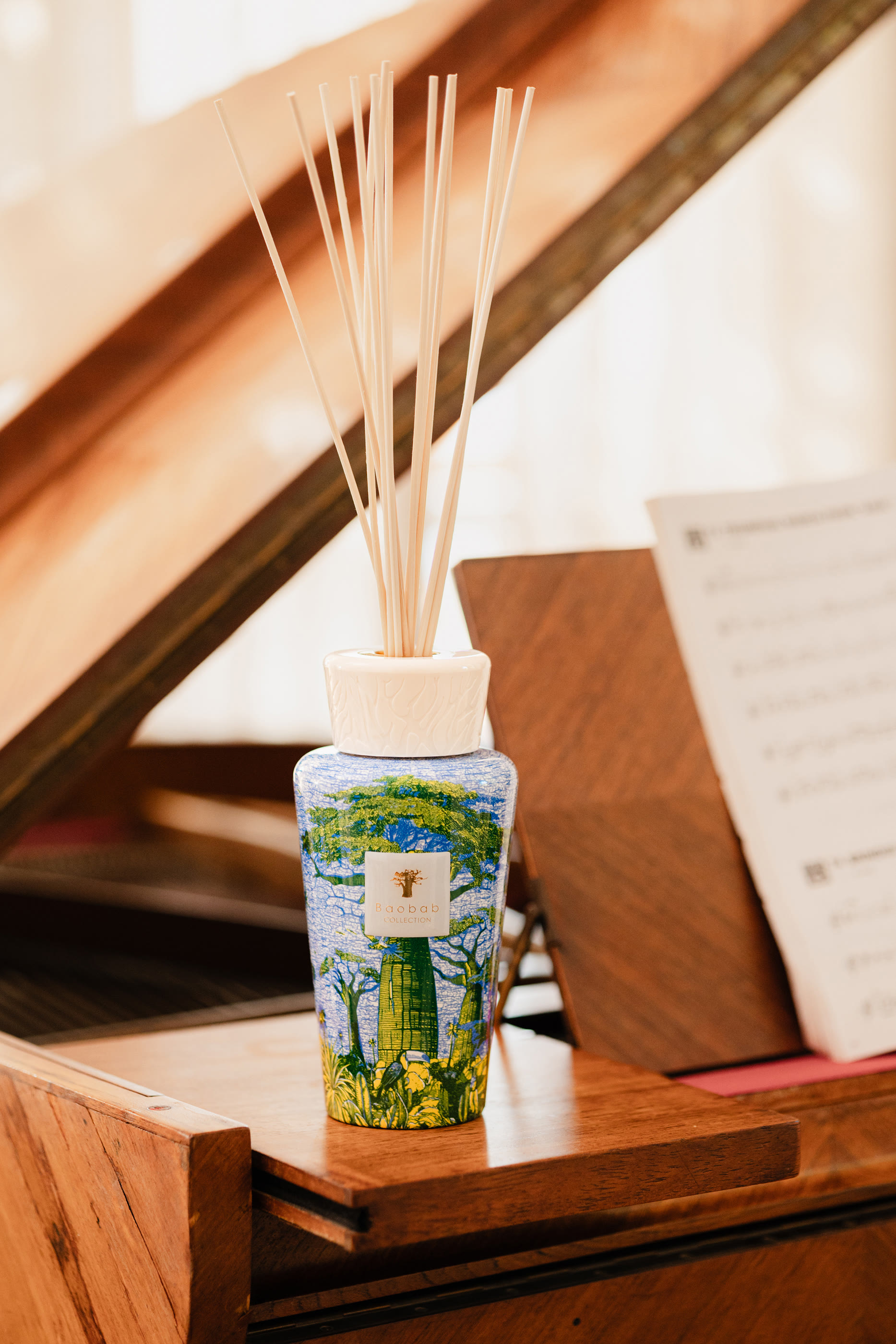 موزع عطر اراني ساكرد تريز