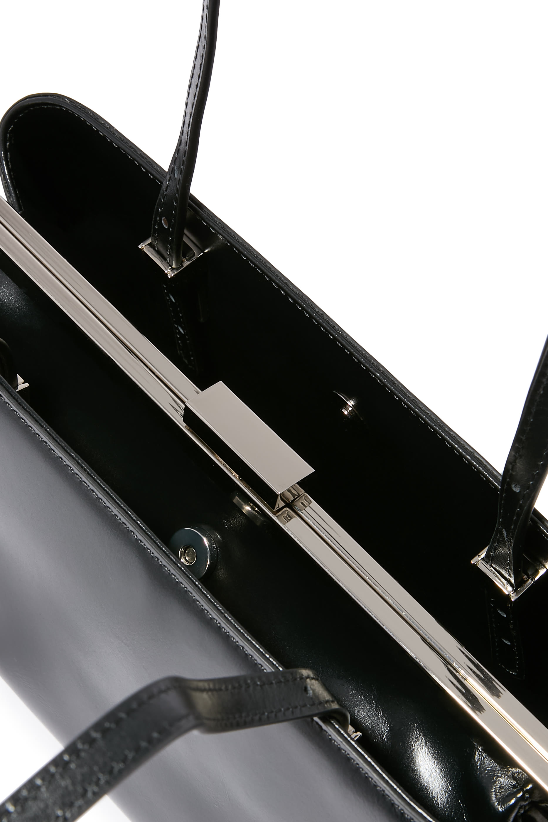 حقيبة نوار إكلار