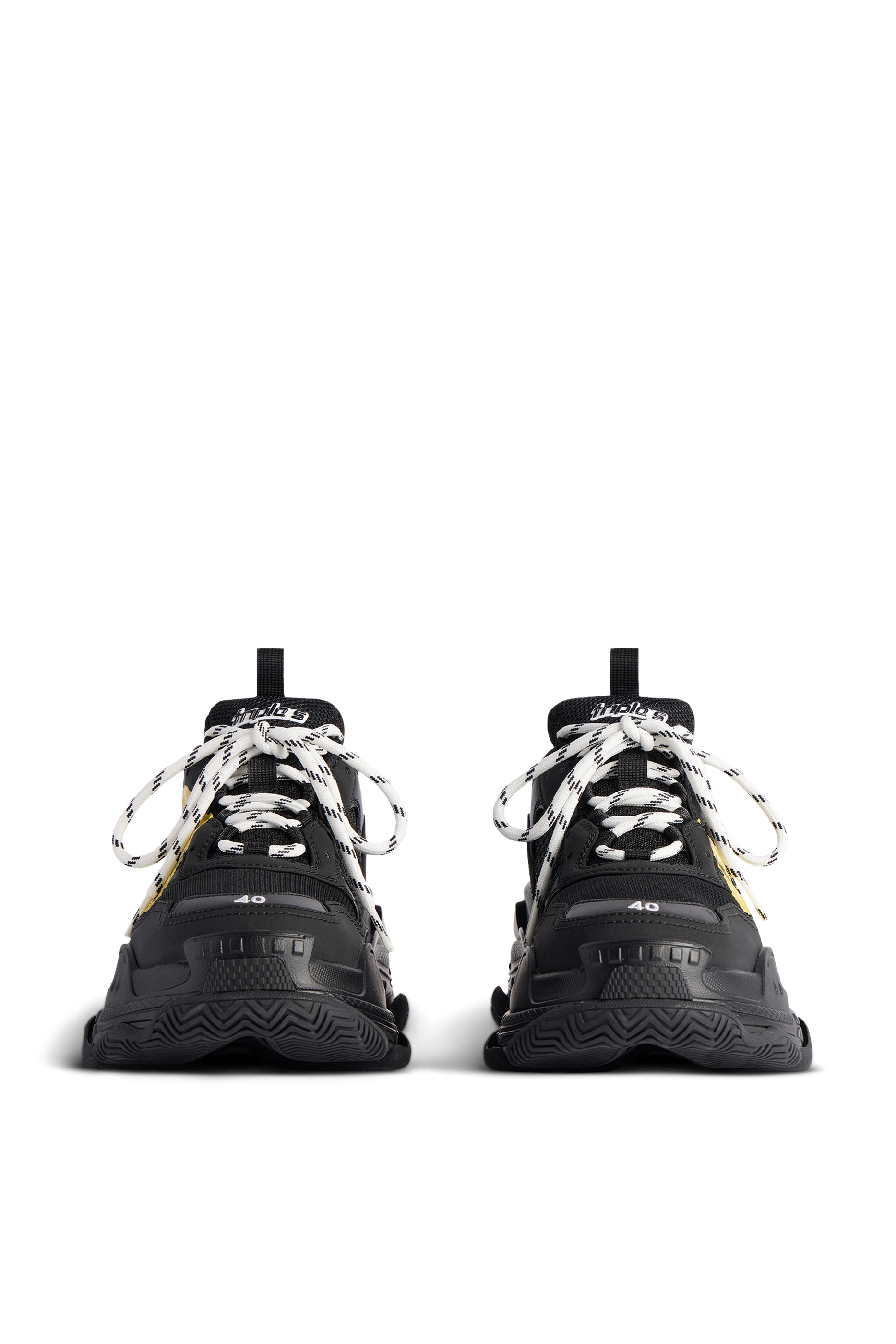 سنيكرز تريبل اس بشريط