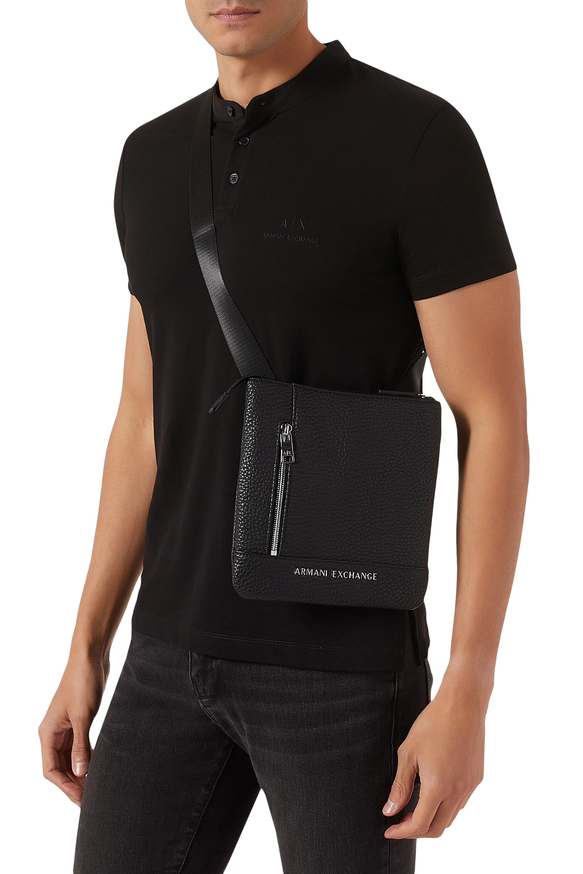 حقيبة كروس كابري بشعار الماركة