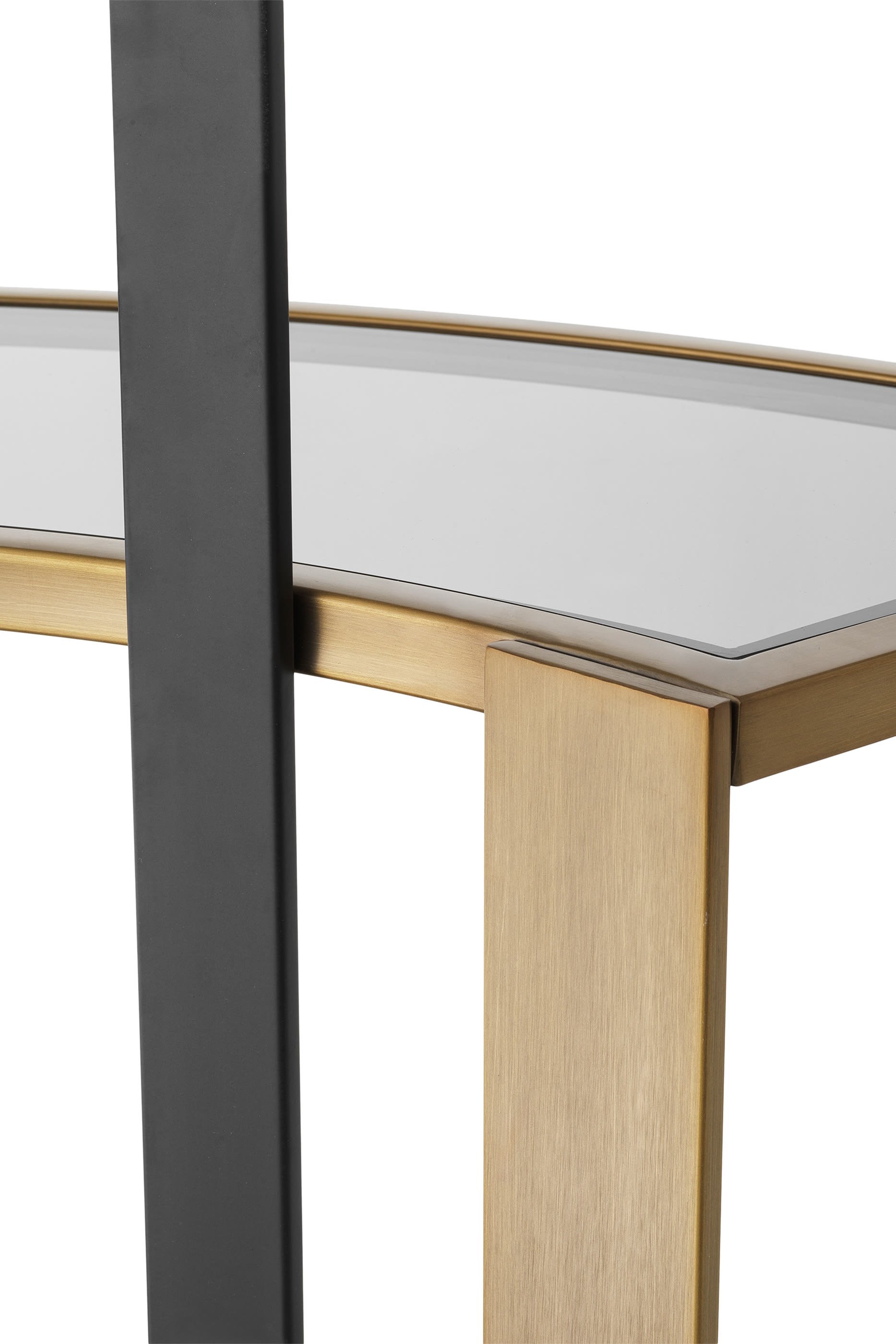 خزانة كليو كورنر