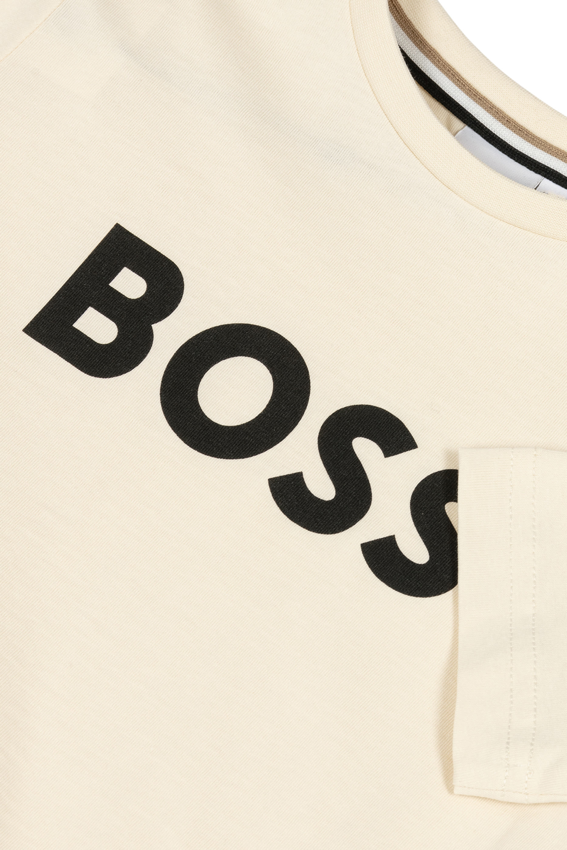 تيشيرت بشعار الماركة للأطفال