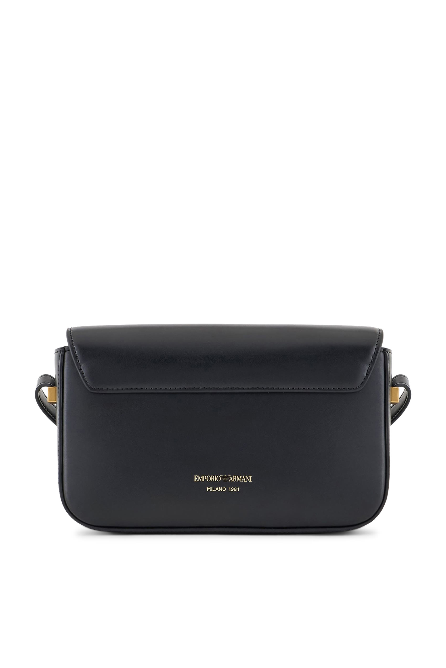 حقيبة كتف مع حلية معدنية شعار الماركة جلد ناعم